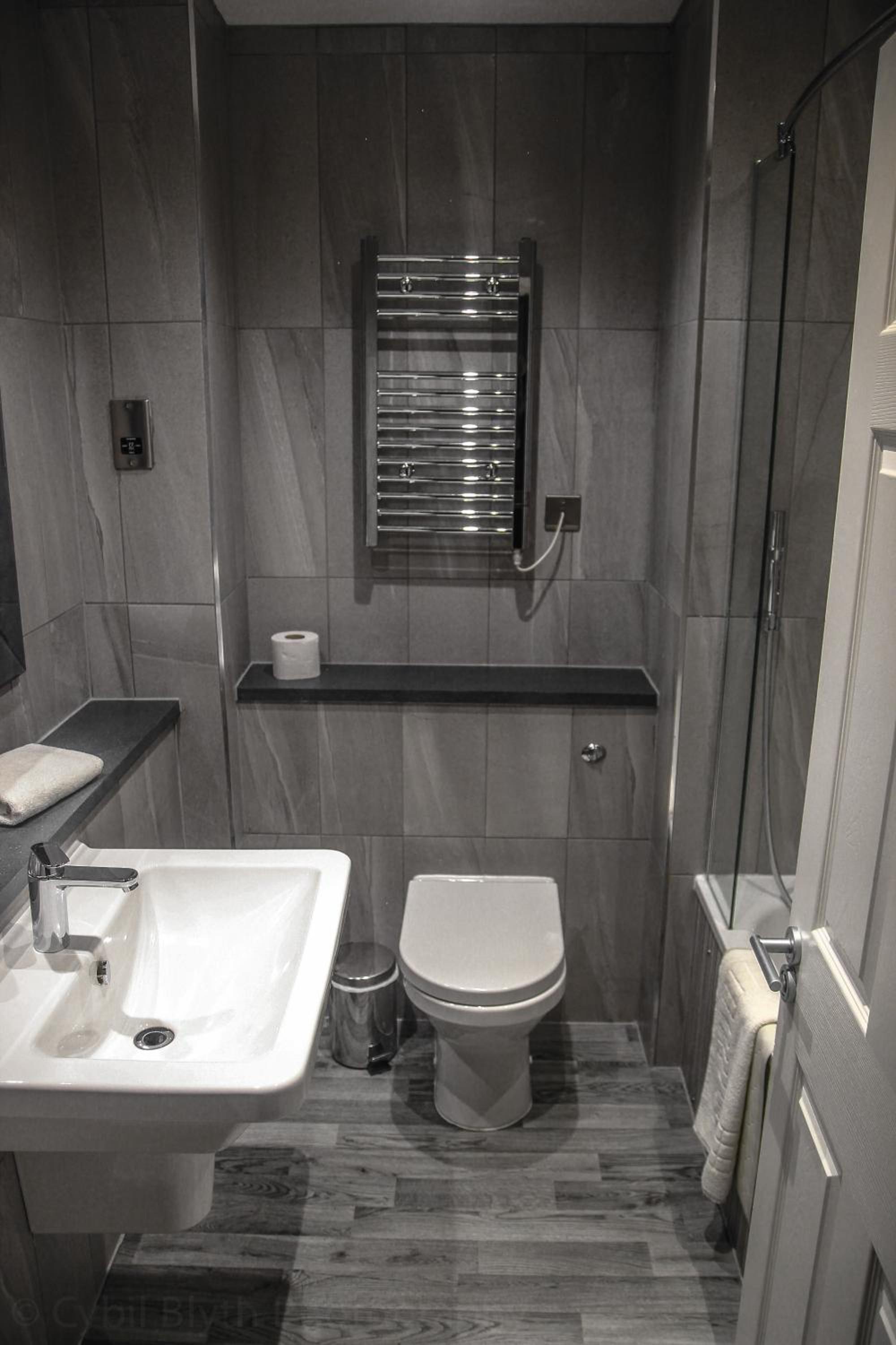 Standard Double or Twin Room - Photo 4