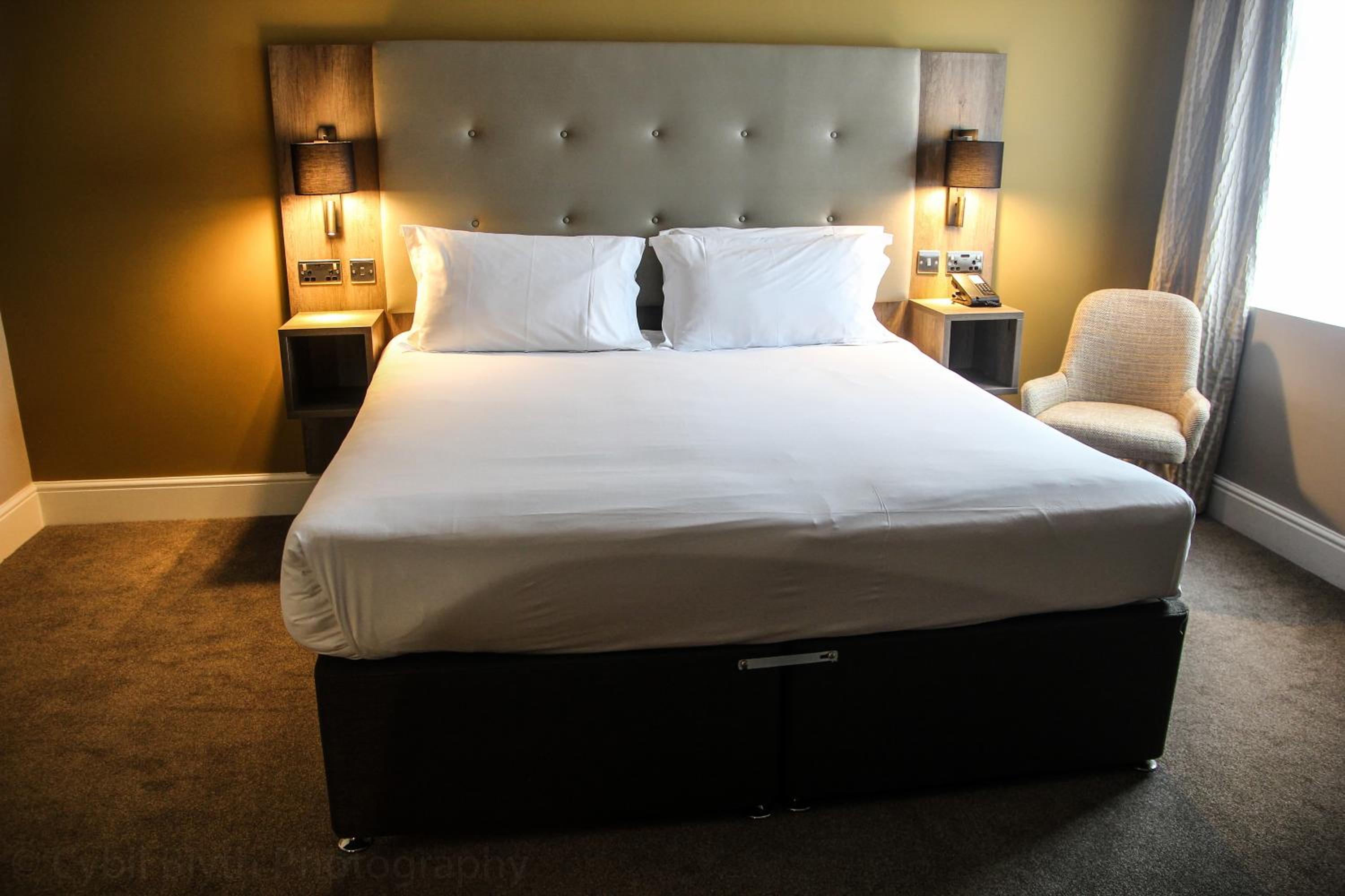 Standard Double or Twin Room - Photo 2