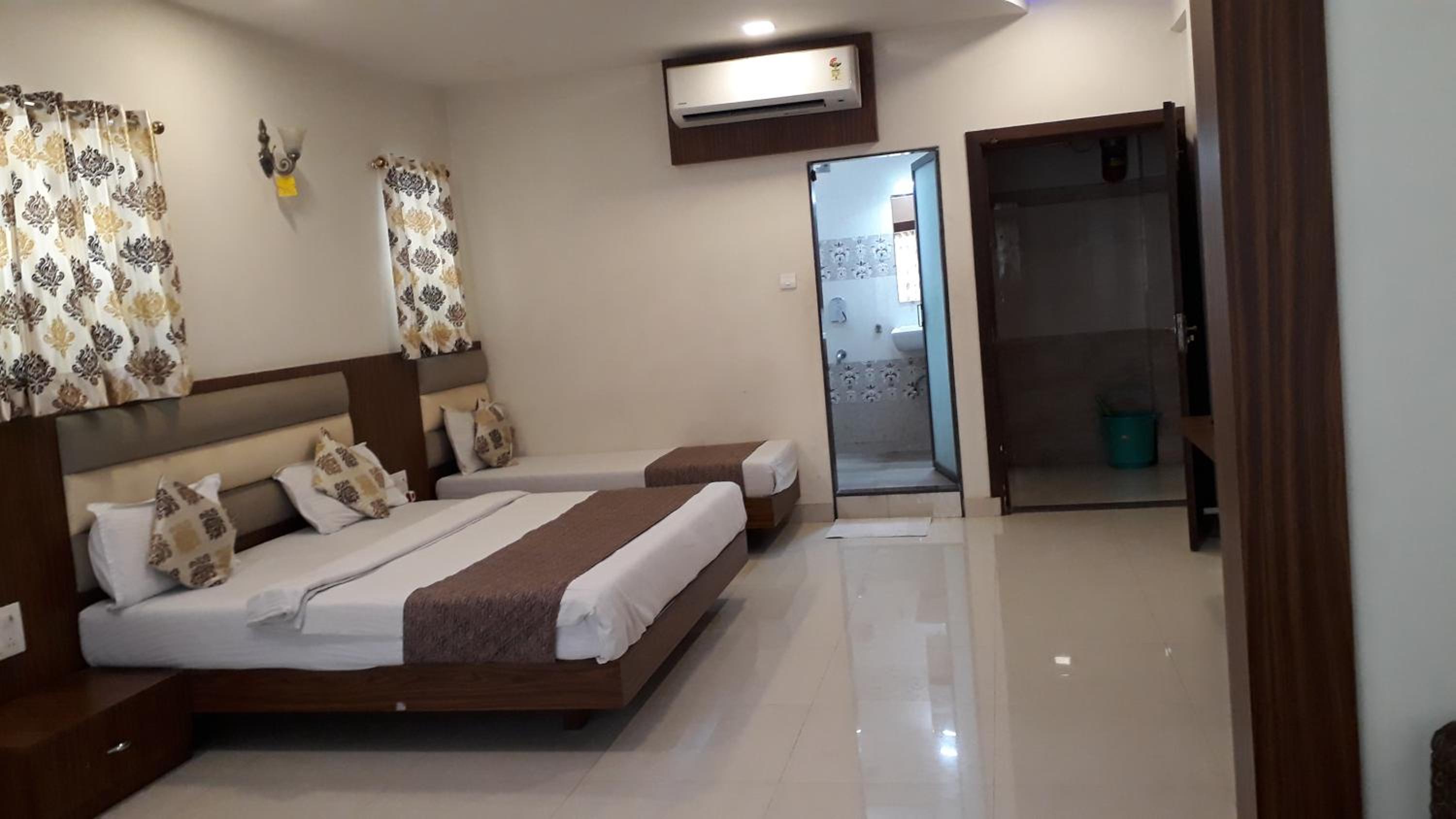 Deluxe Triple Room - Photo 15