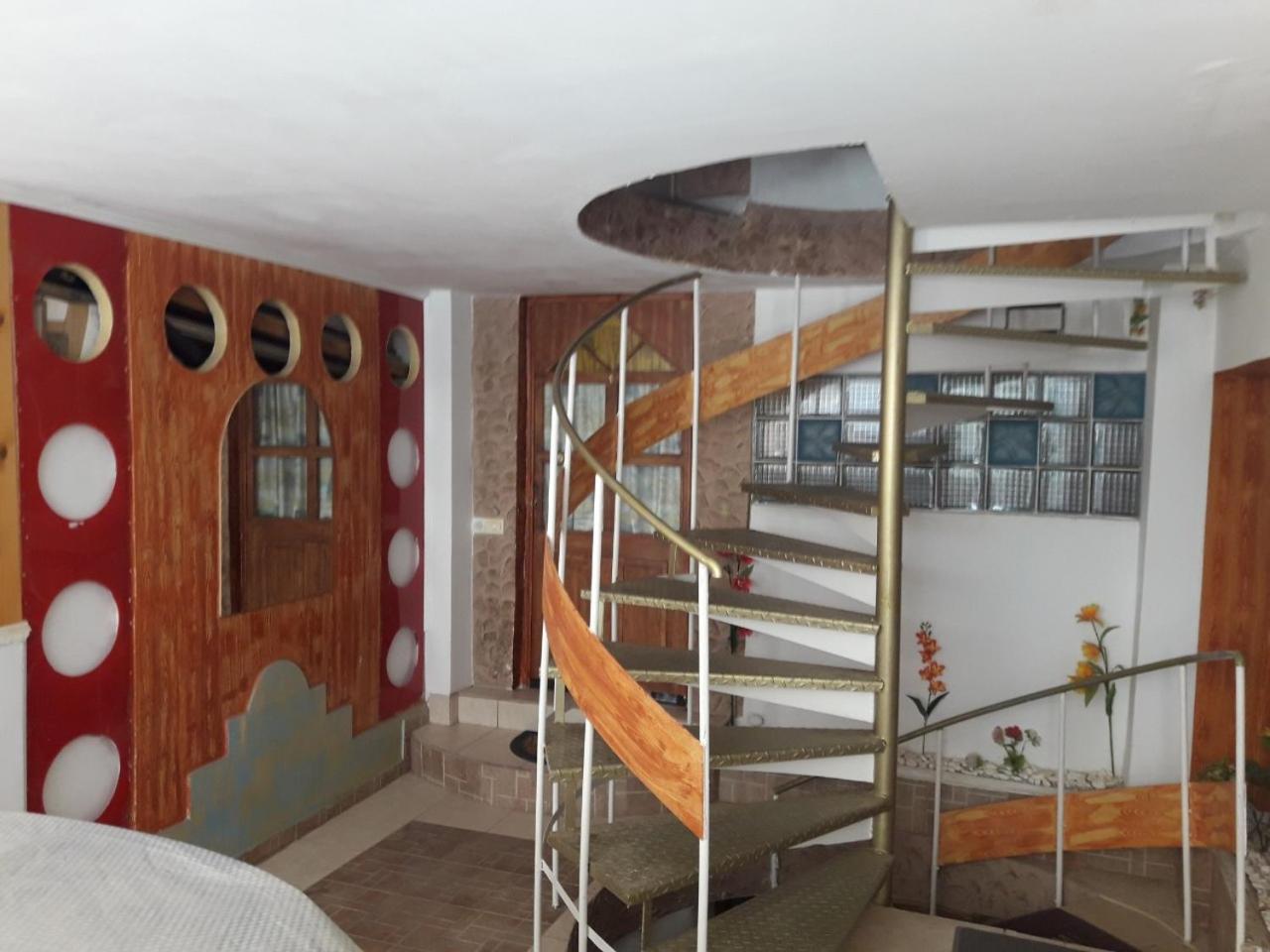 One-Bedroom Apartment - Photo 35
