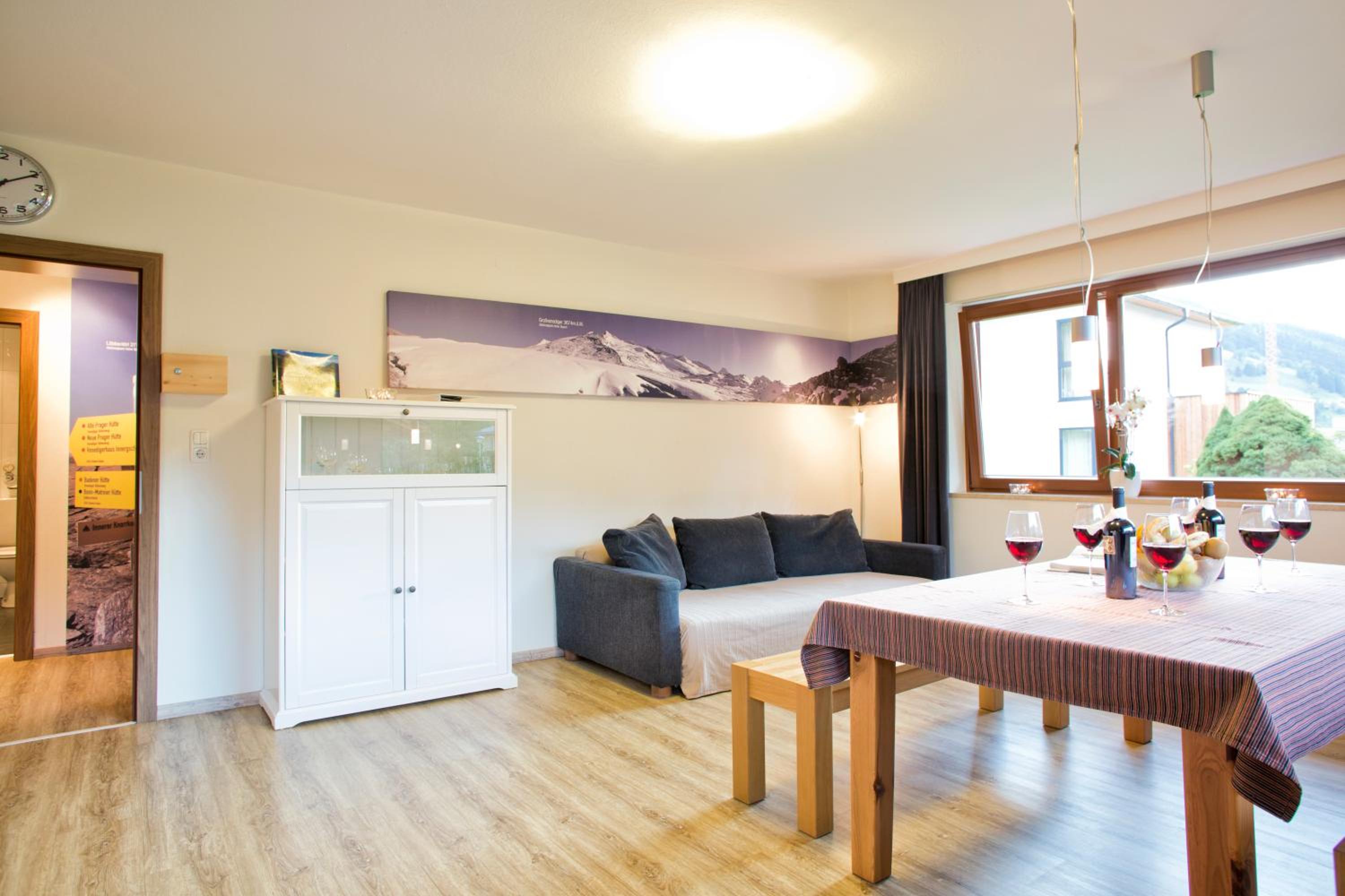 Three-Bedroom Apartment photo 1