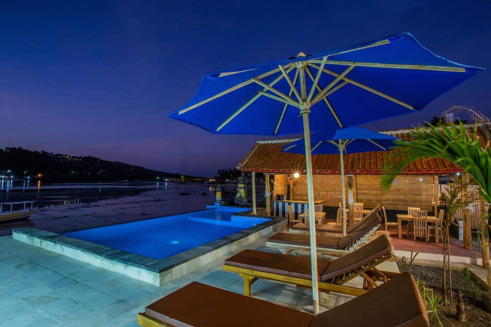 Four-Bedroom Villa with Private Pool - Photo 2