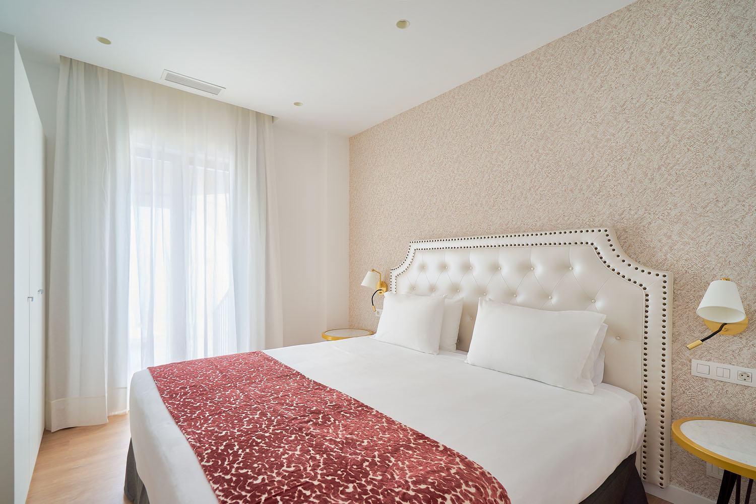 One-Bedroom Apartment - Photo 1