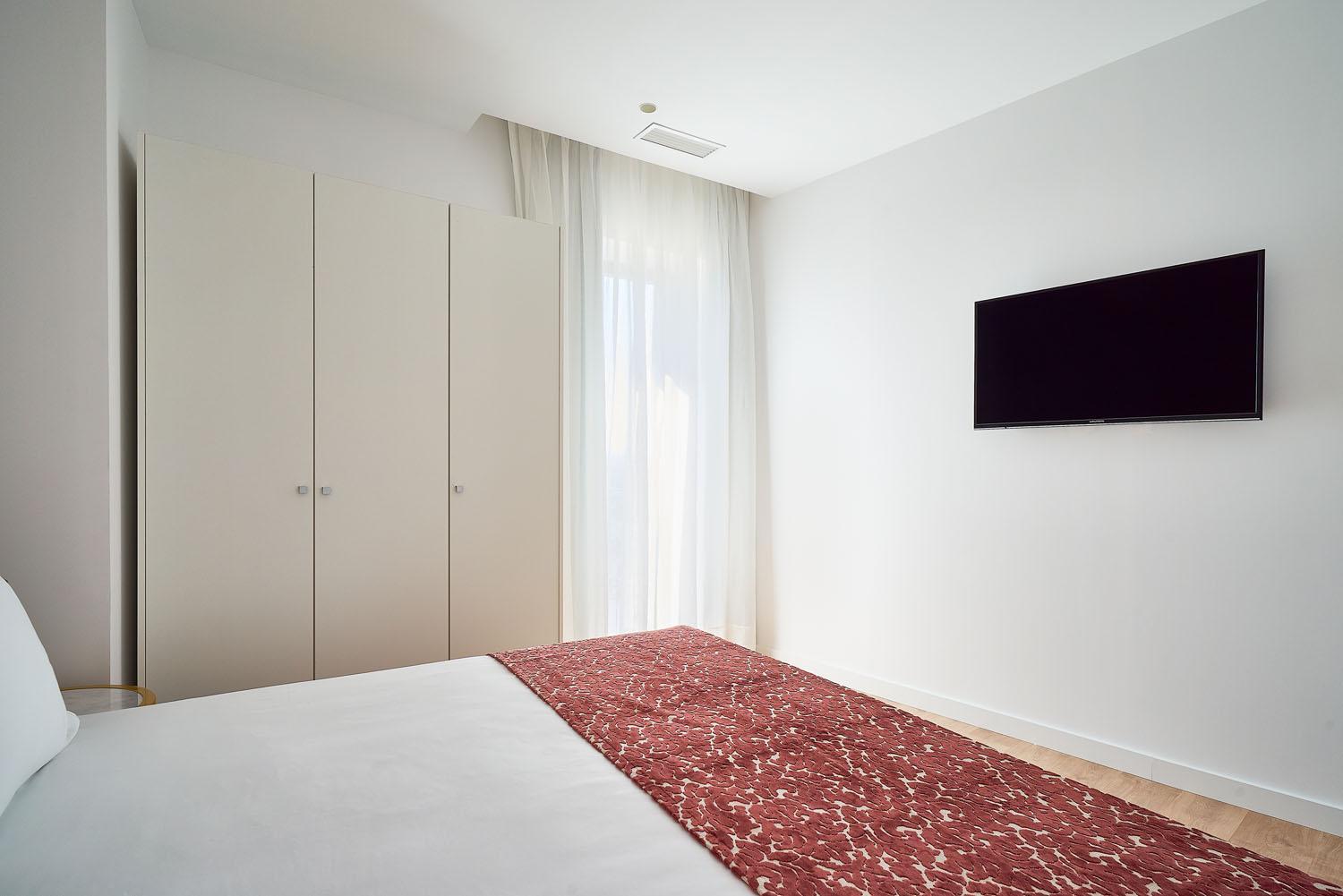 One-Bedroom Apartment - Photo 6