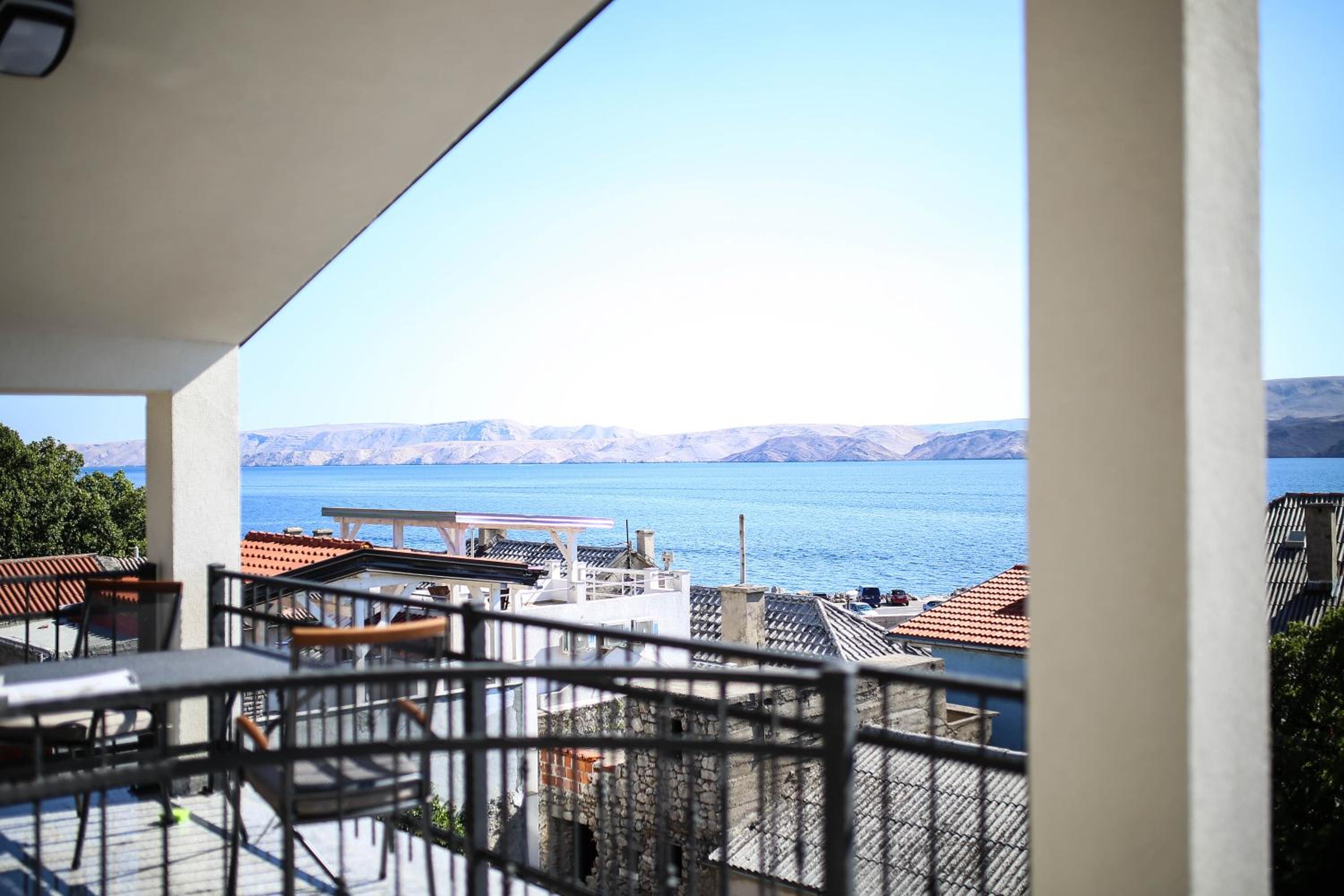 Apartment with Sea View - Photo 11