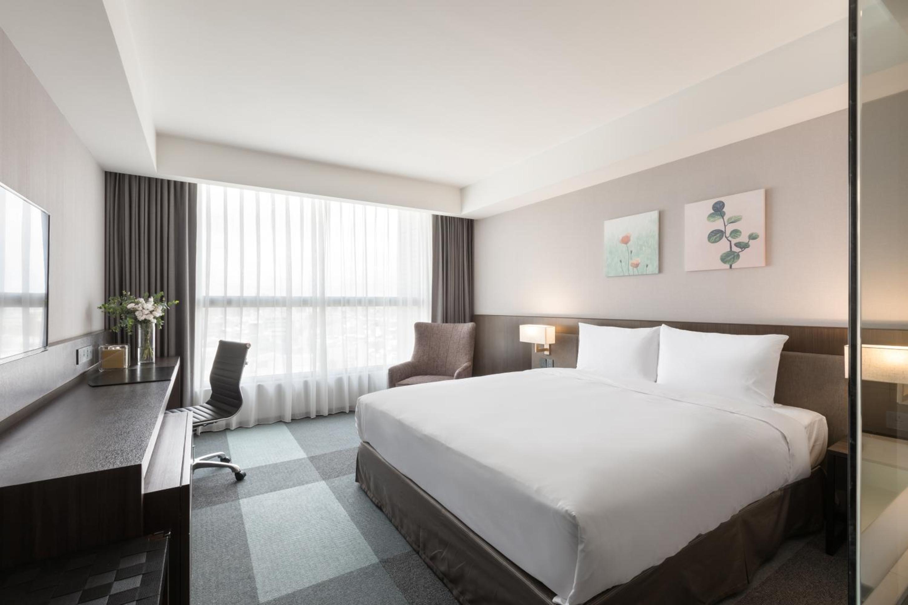 Deluxe King Room - Photo 1