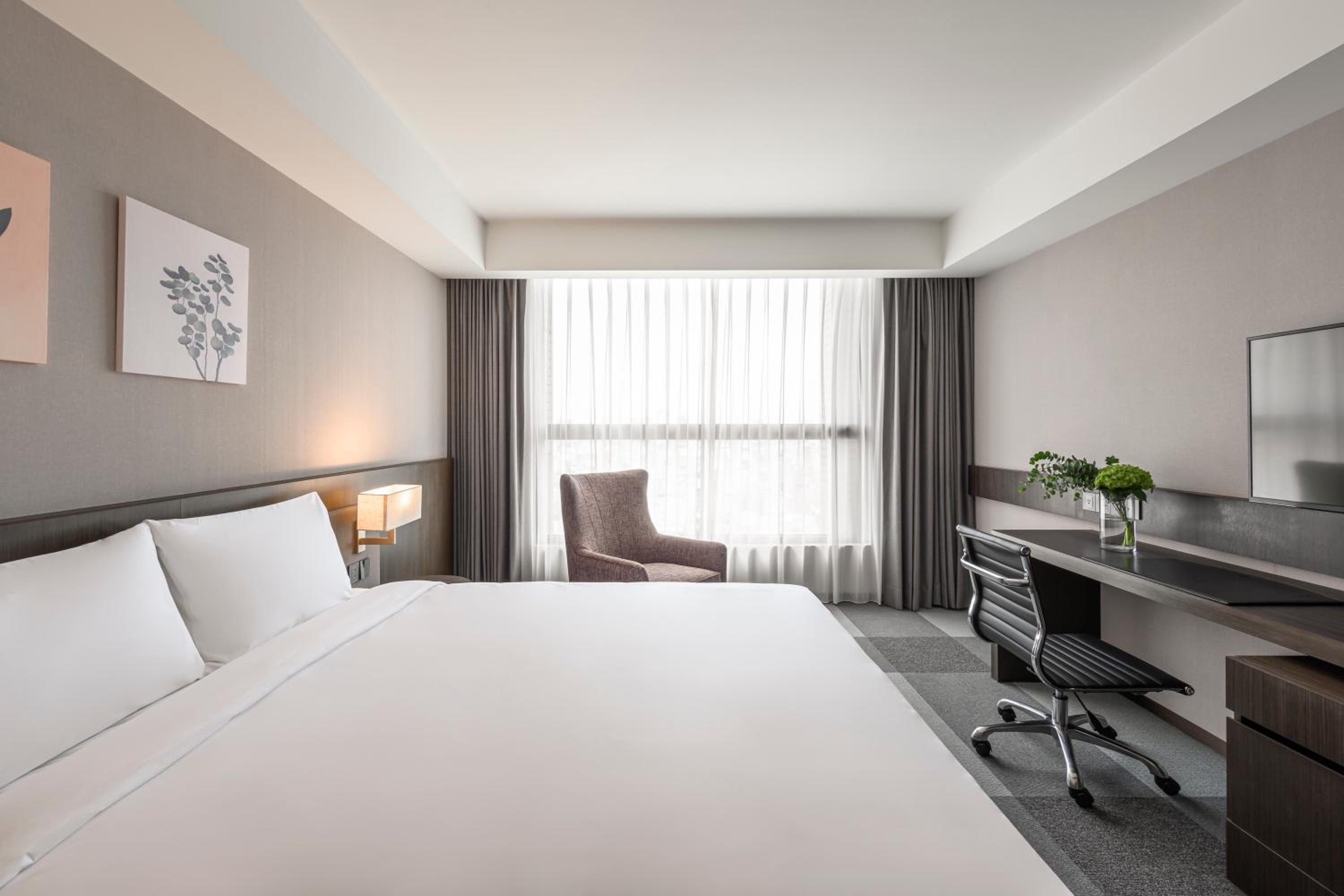 Premier King Room - Photo 1