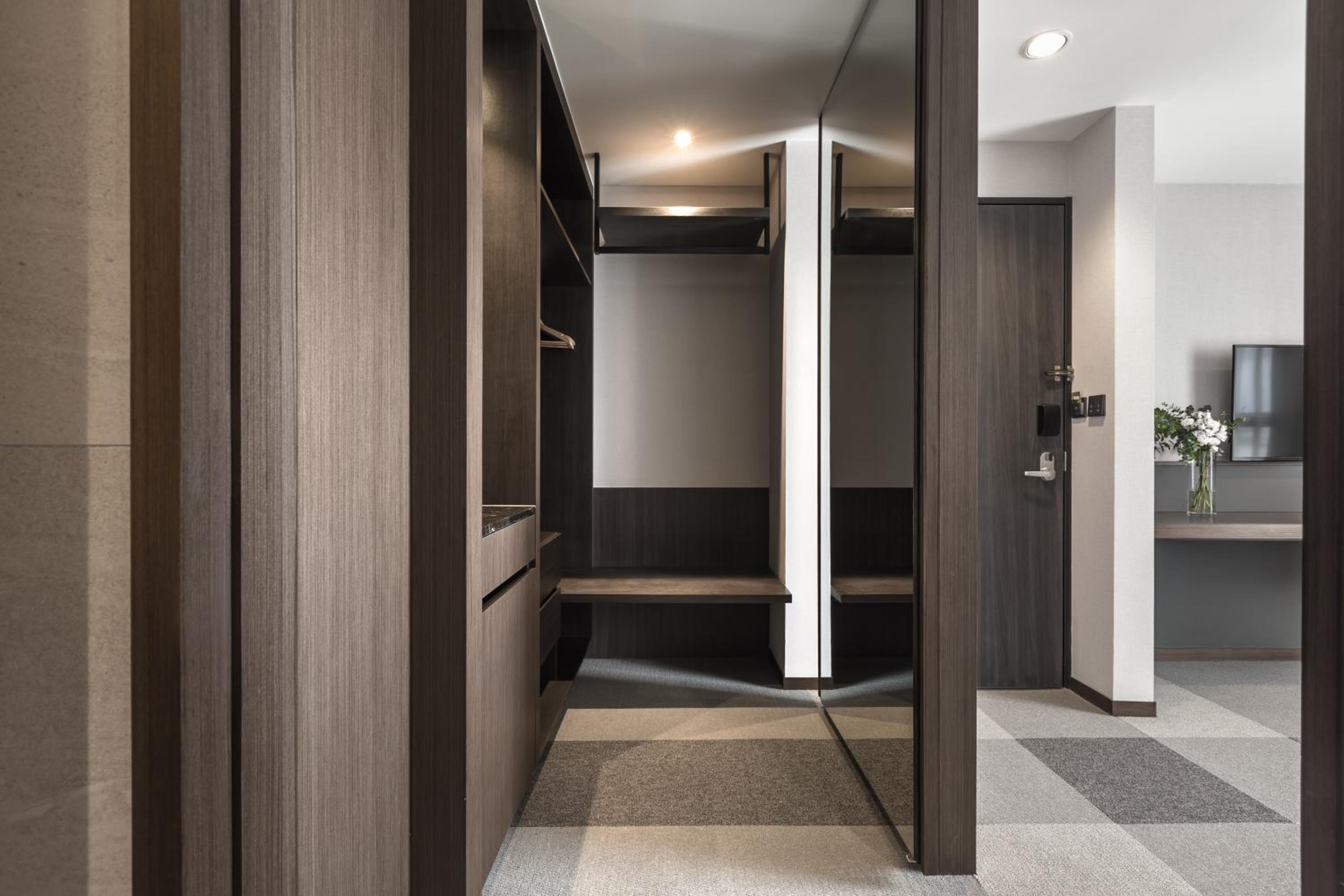 Lakeshore Suite - Photo 3