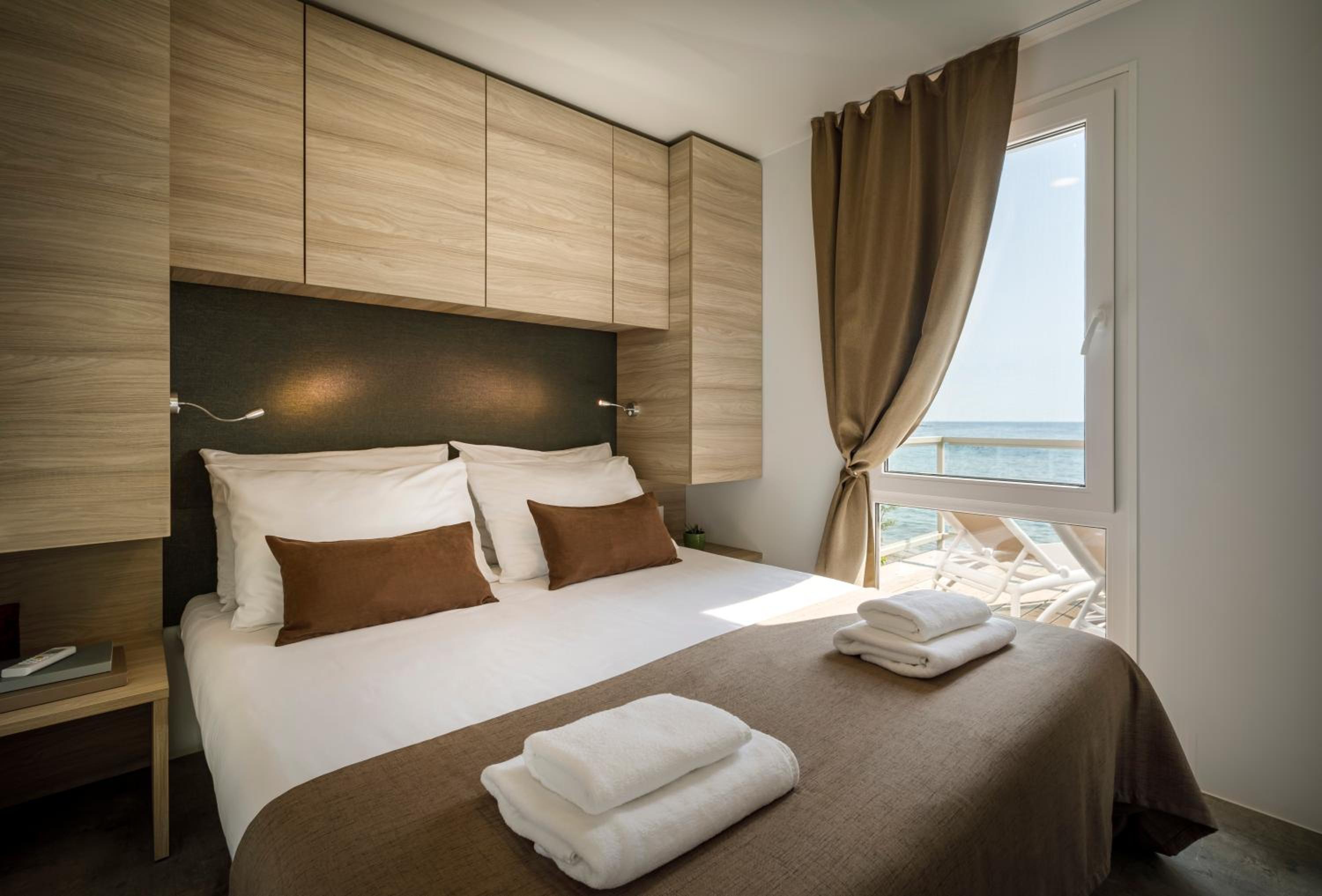 Amber Sea Luxury Mobile Home