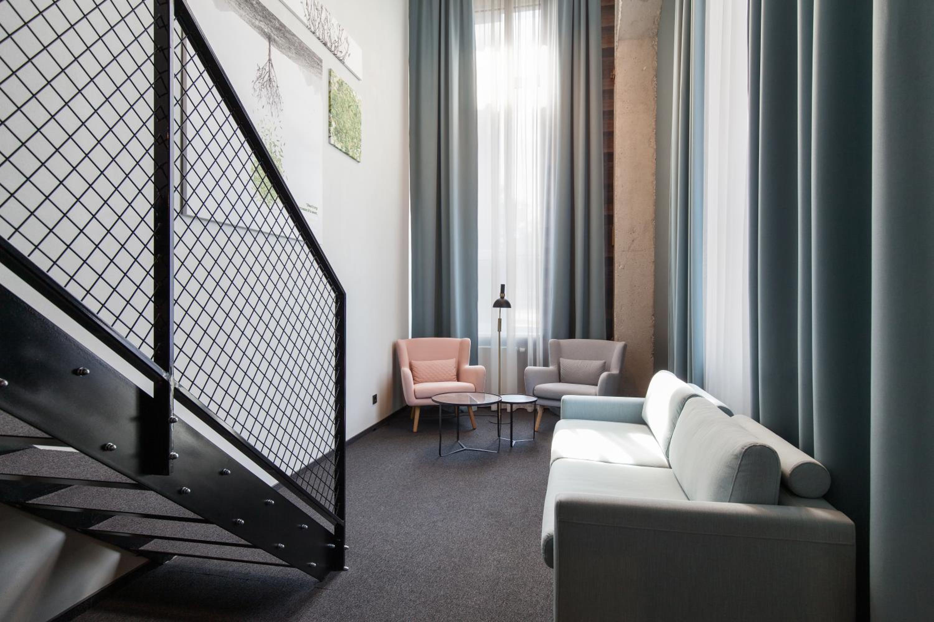 One-Bedroom Suite - Photo 17