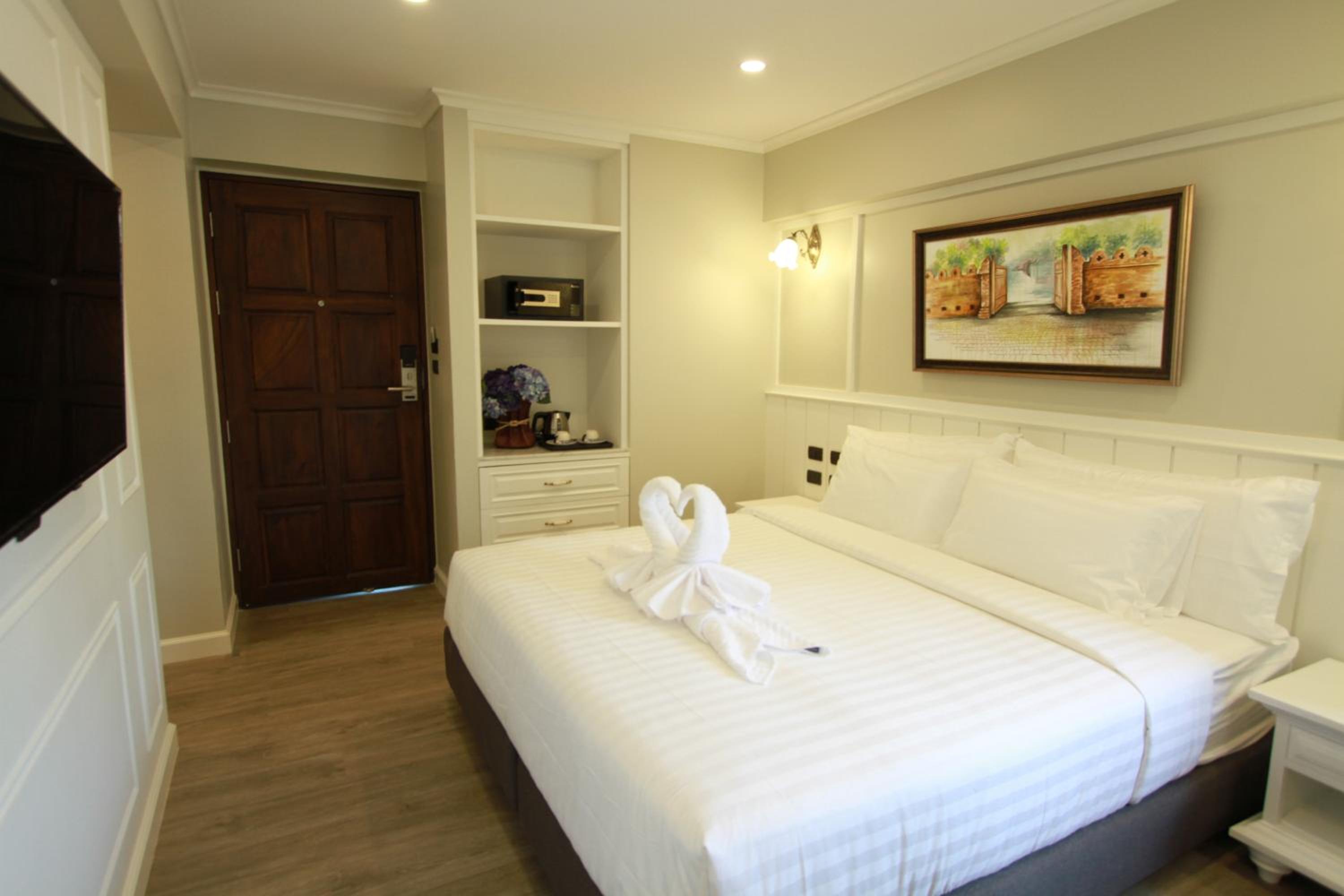 Double Room with Bathub - Photo 5