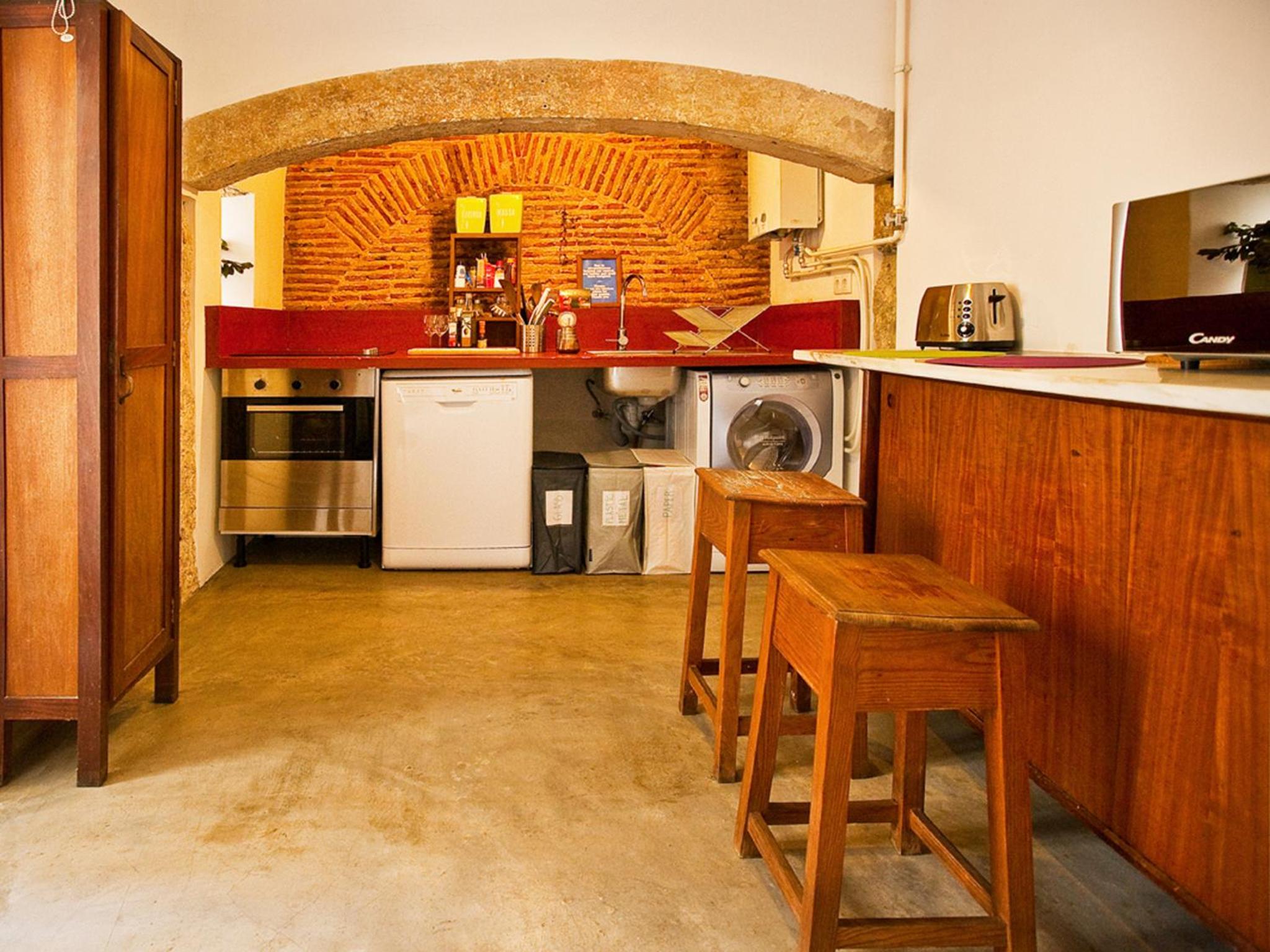 Large Double Room with Shared Bathroom photo 3