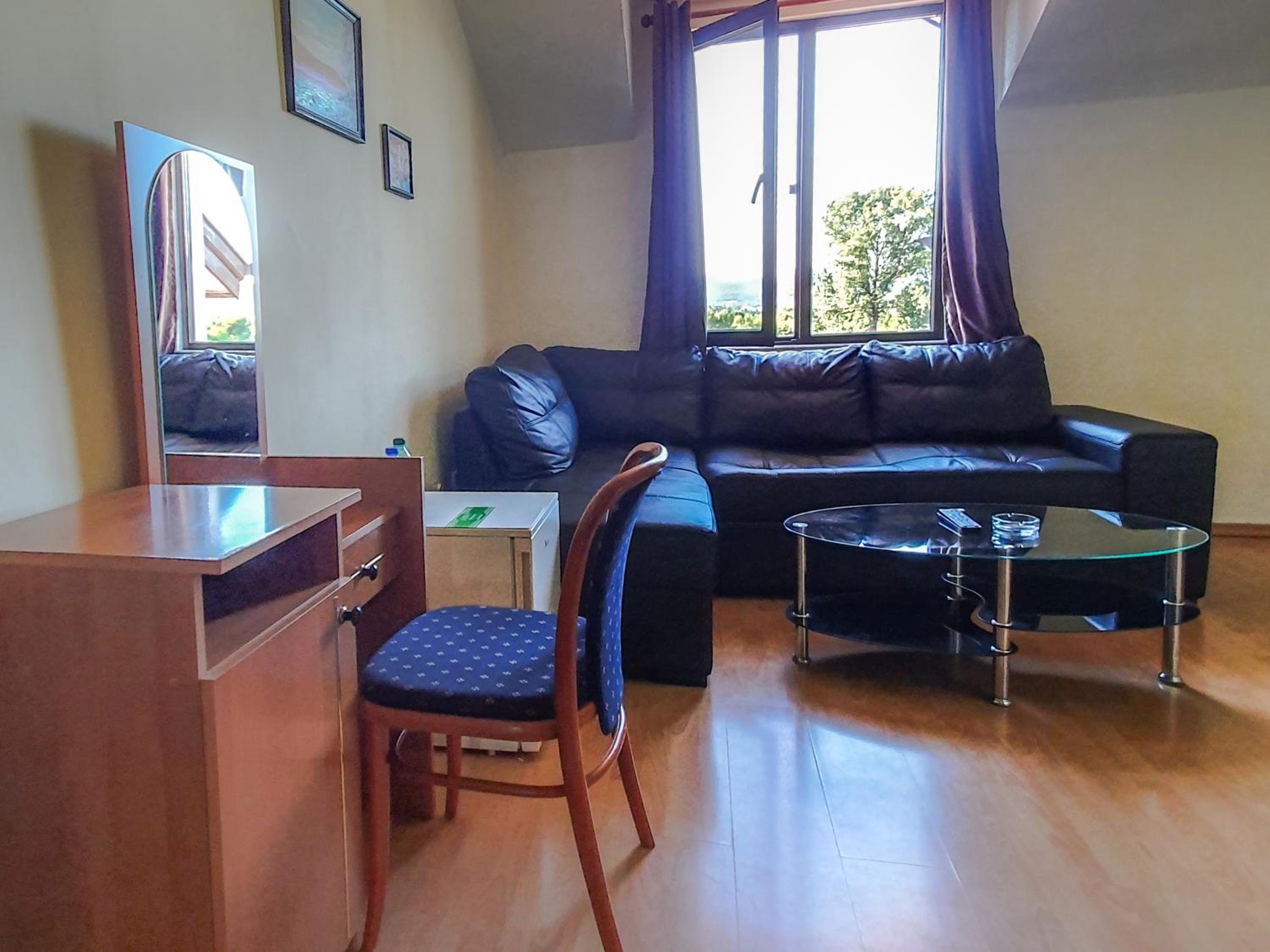 Double Room with Spa Bath photo 3