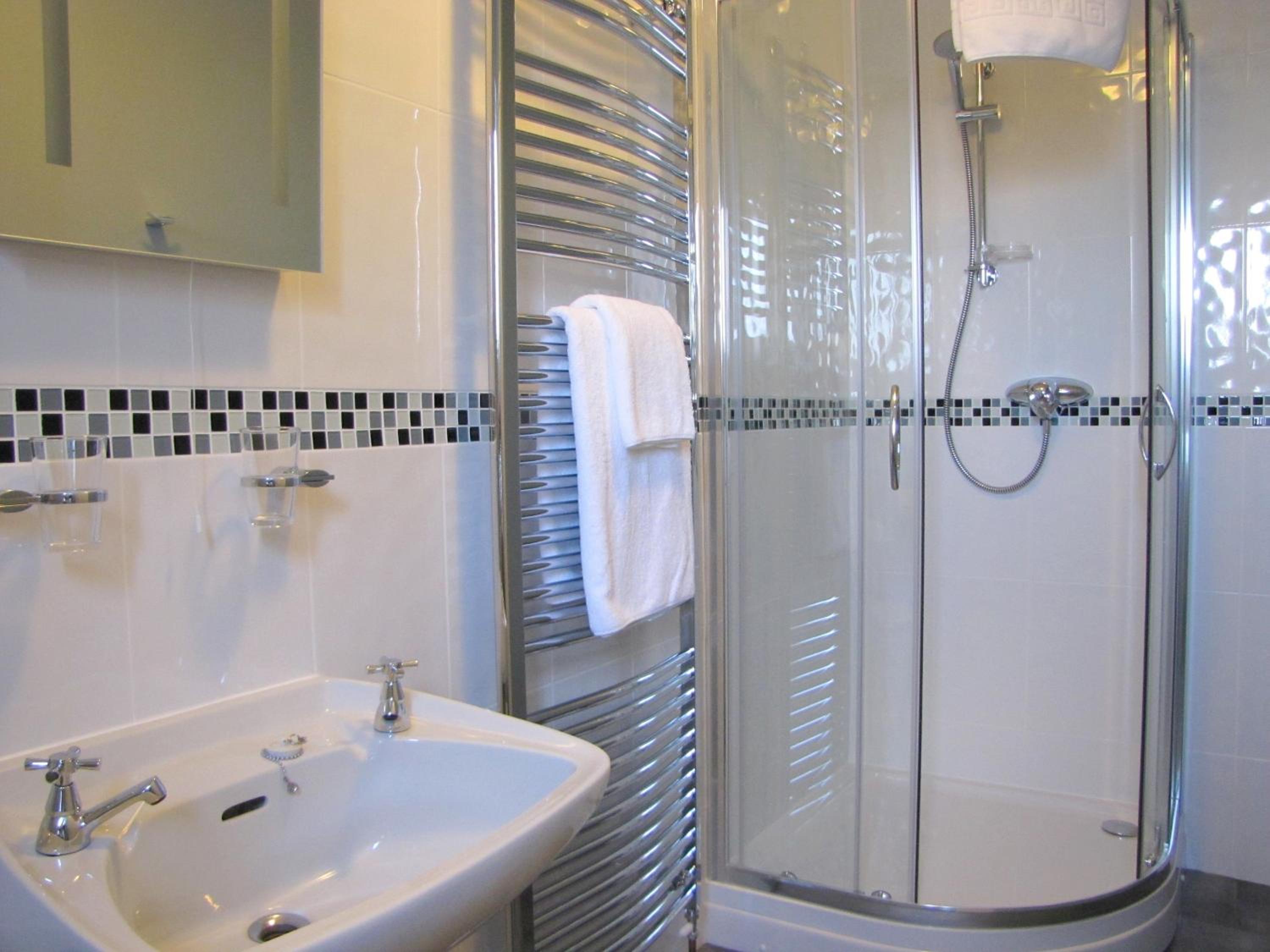 Twin Room - Photo 4