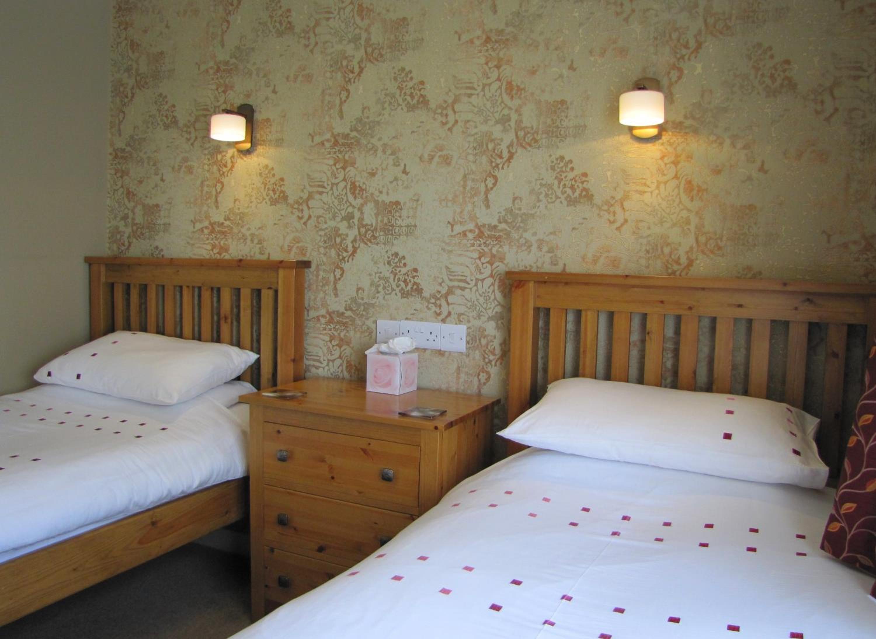 Twin Room - Photo 7