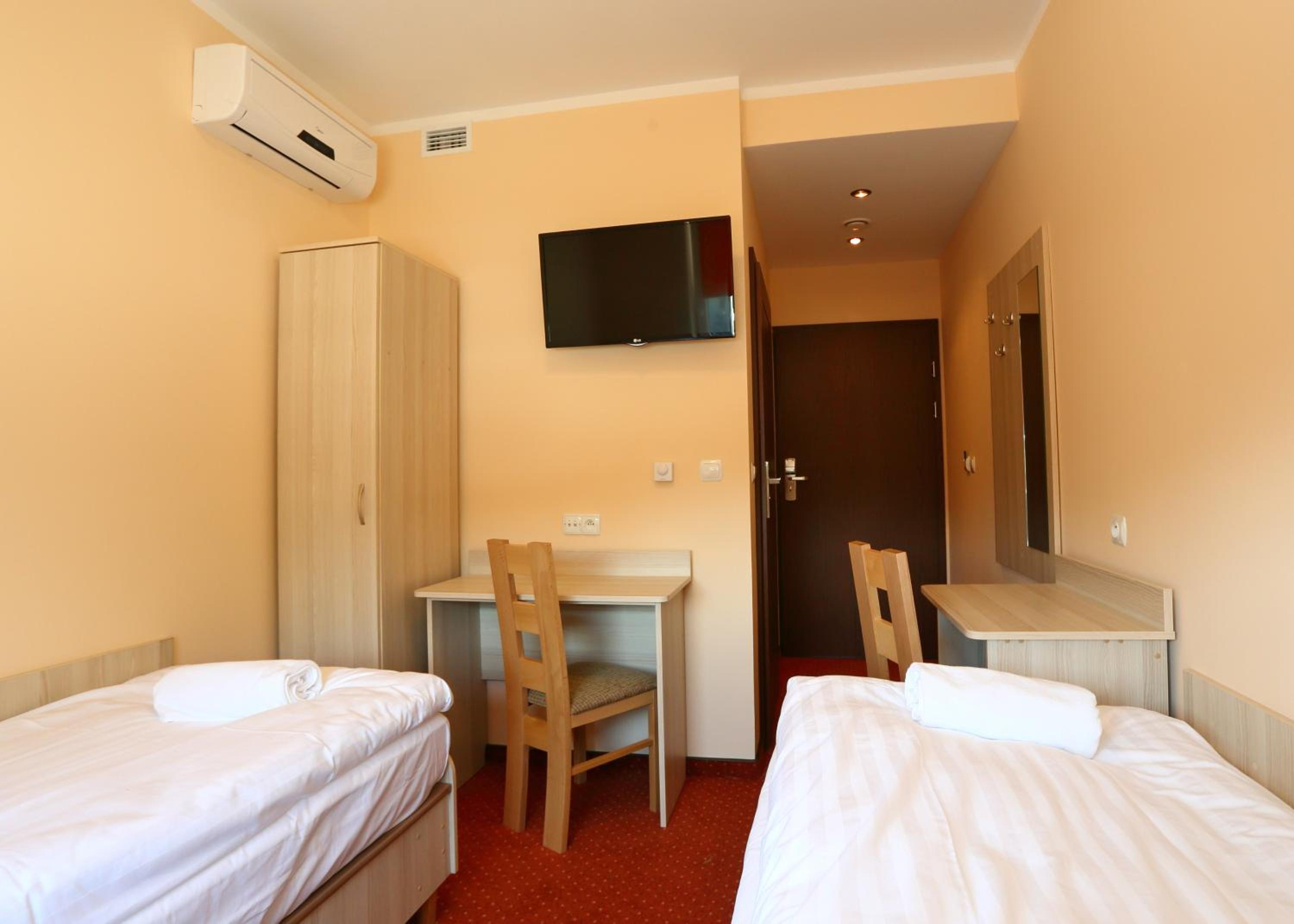 Double or Twin Room - Photo 1