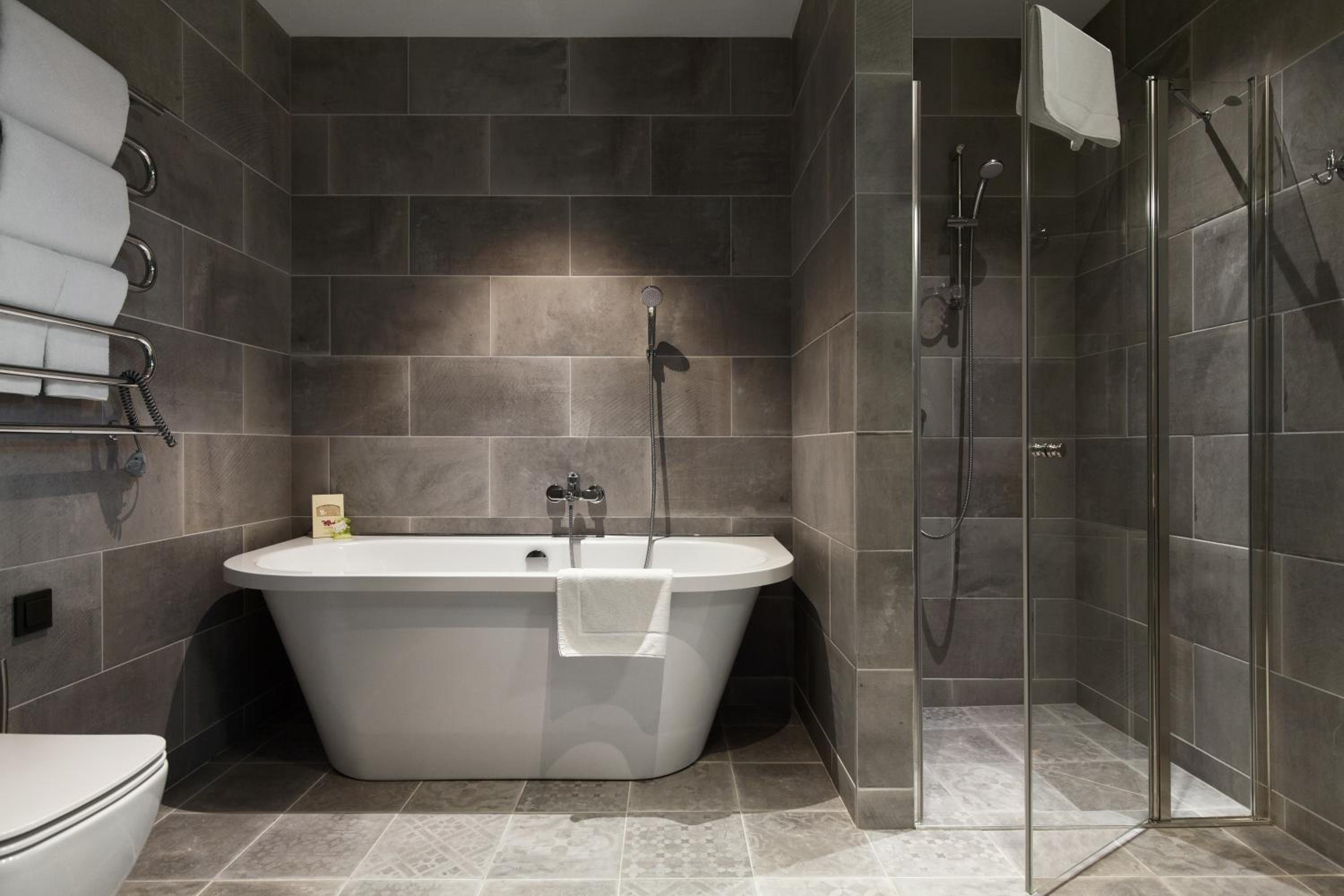 One-Bedroom Suite - Photo 15