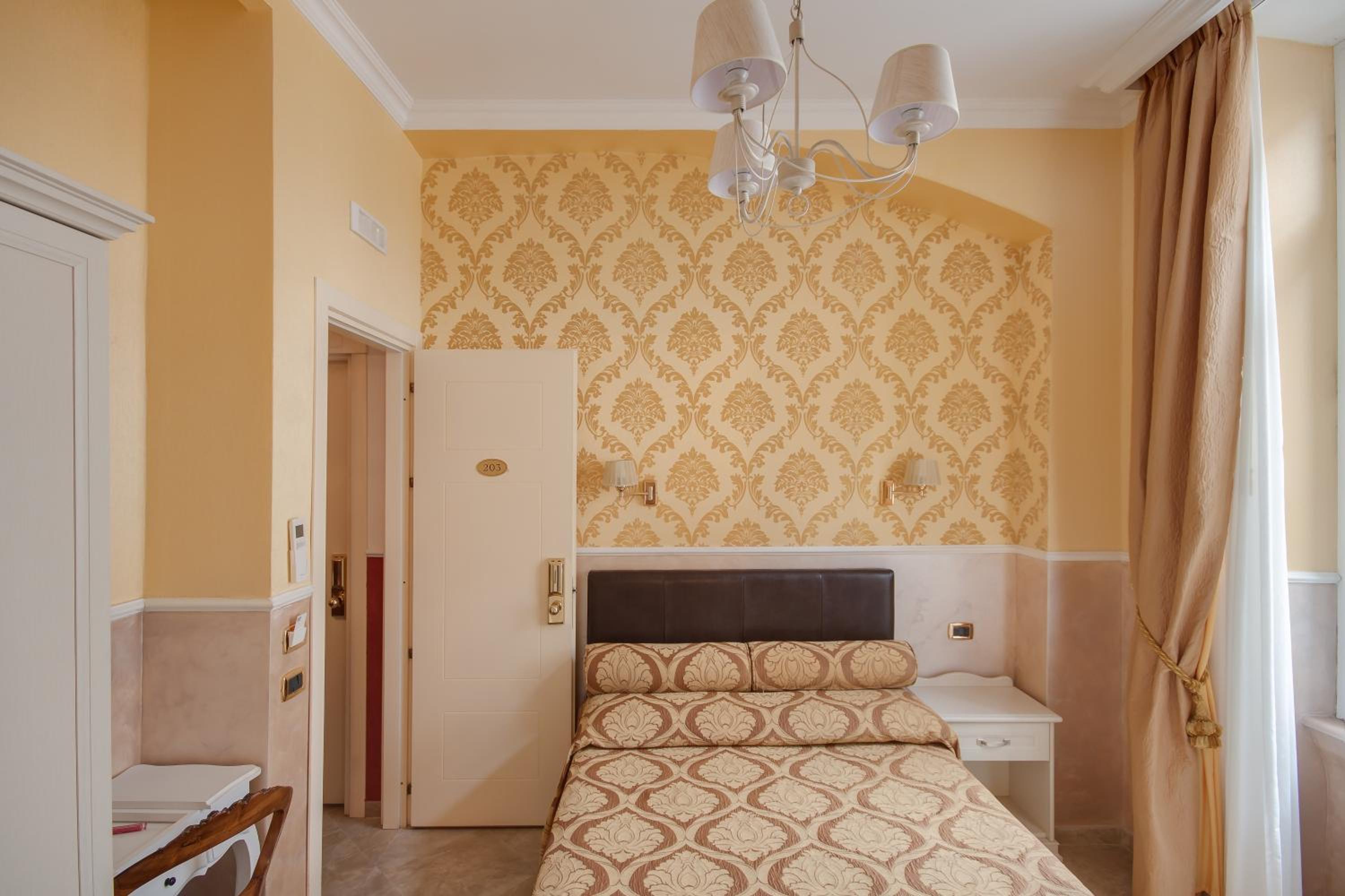 Superior Single Room photo 3