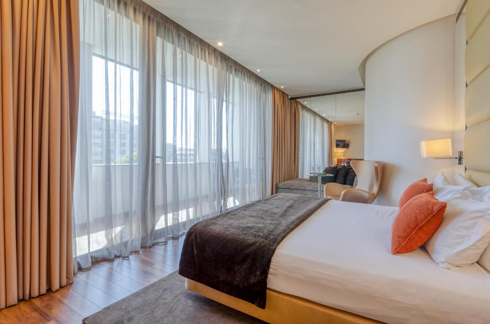 Executive Double Room with Balcony - Photo 1