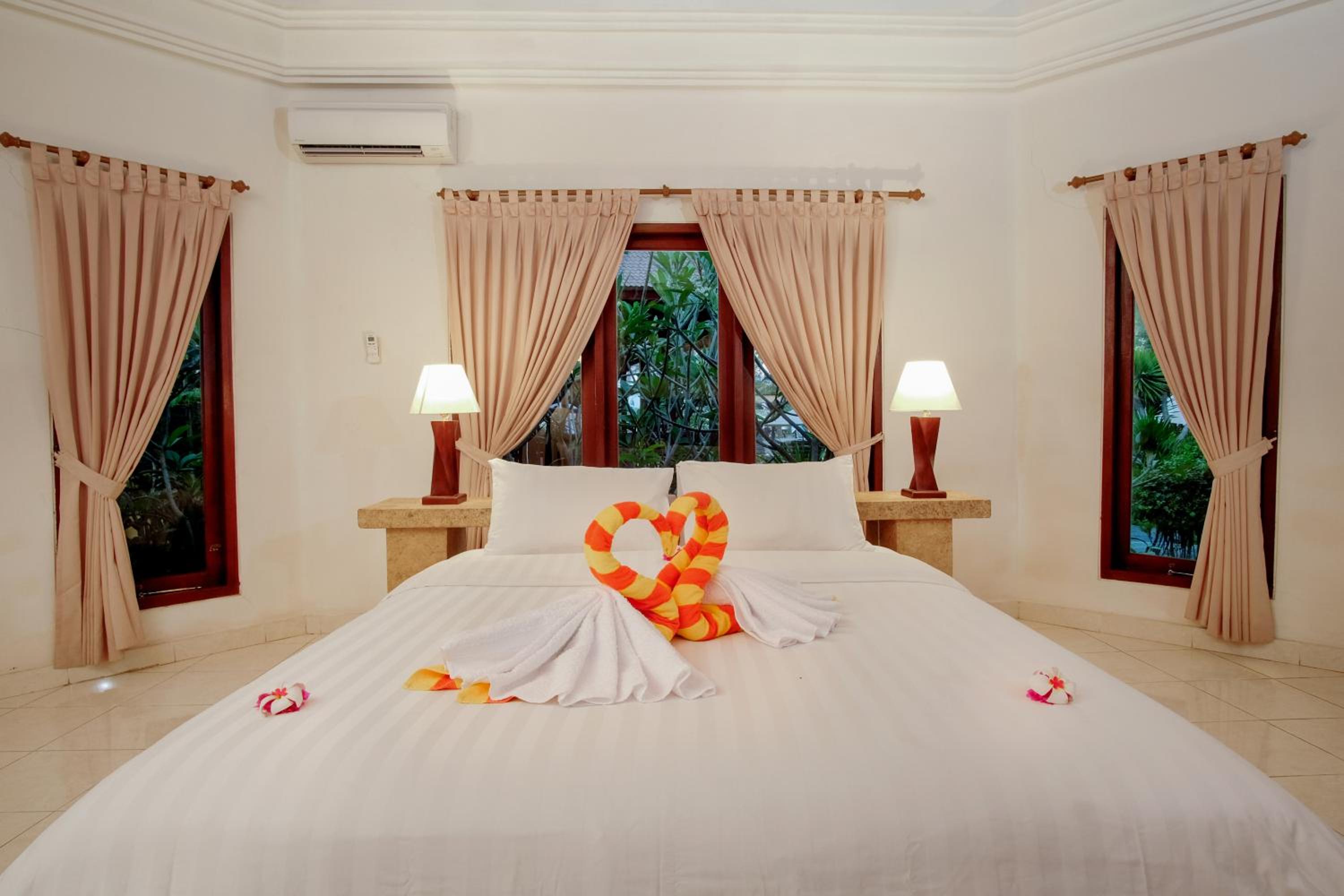 Deluxe Room with Garden View - Photo 7