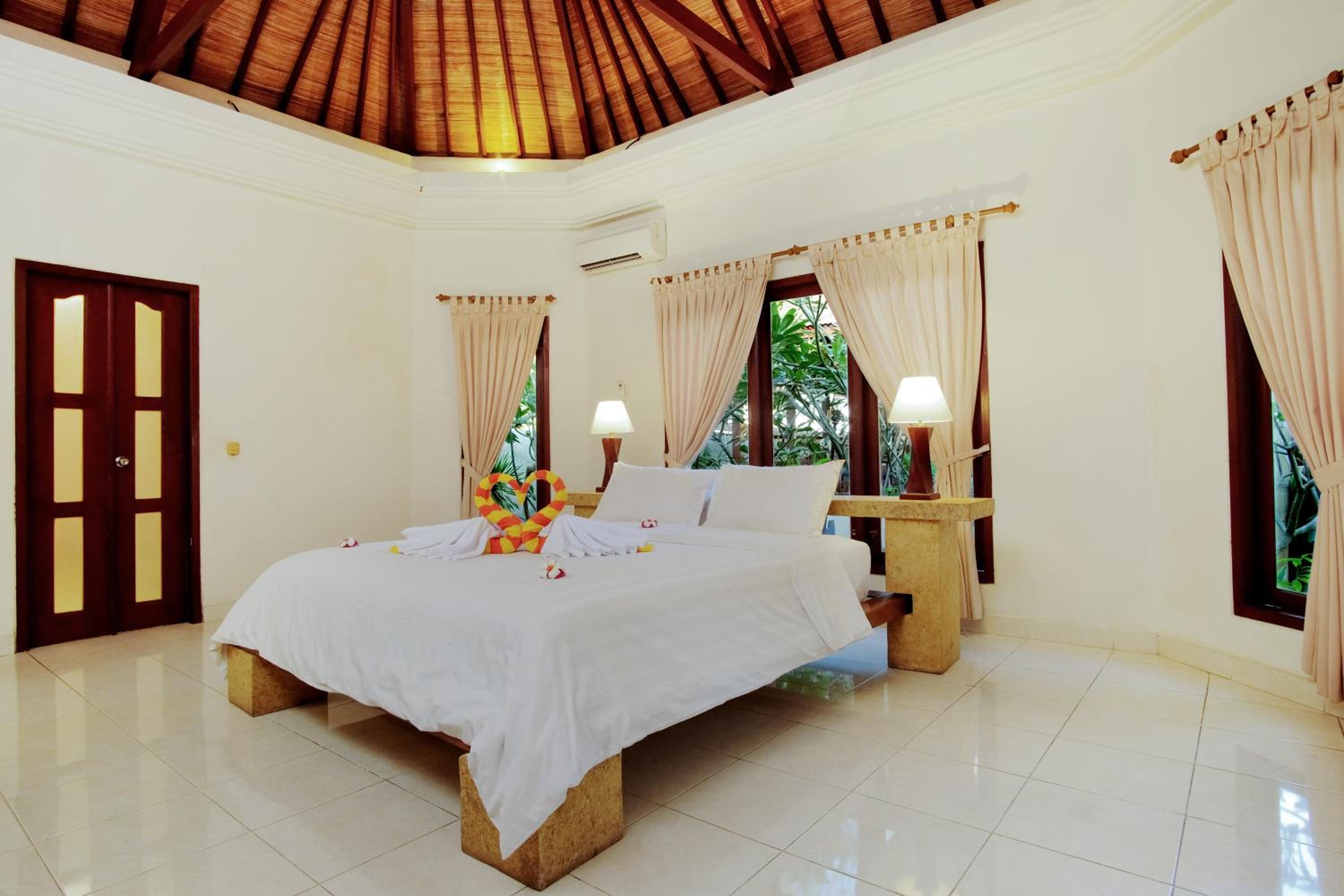 Deluxe Room with Garden View - Photo 3