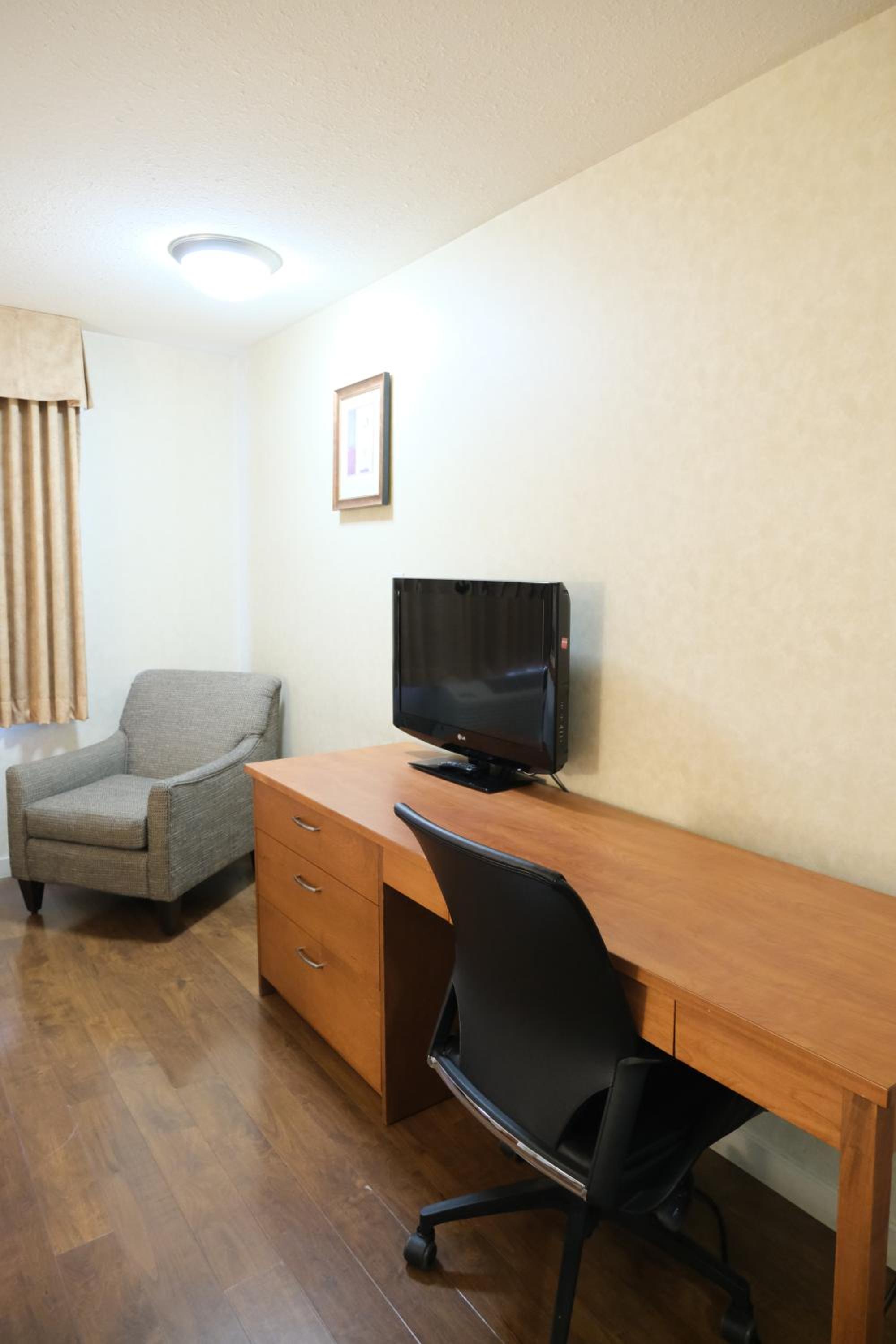 King Suite - Photo 23