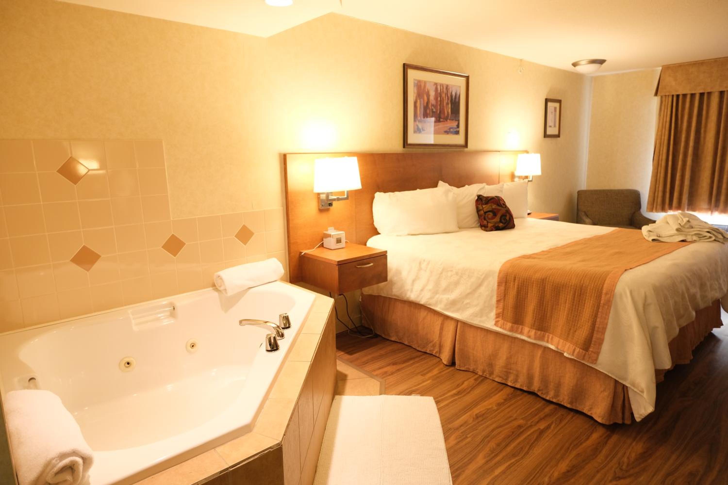 King Suite - Photo 24