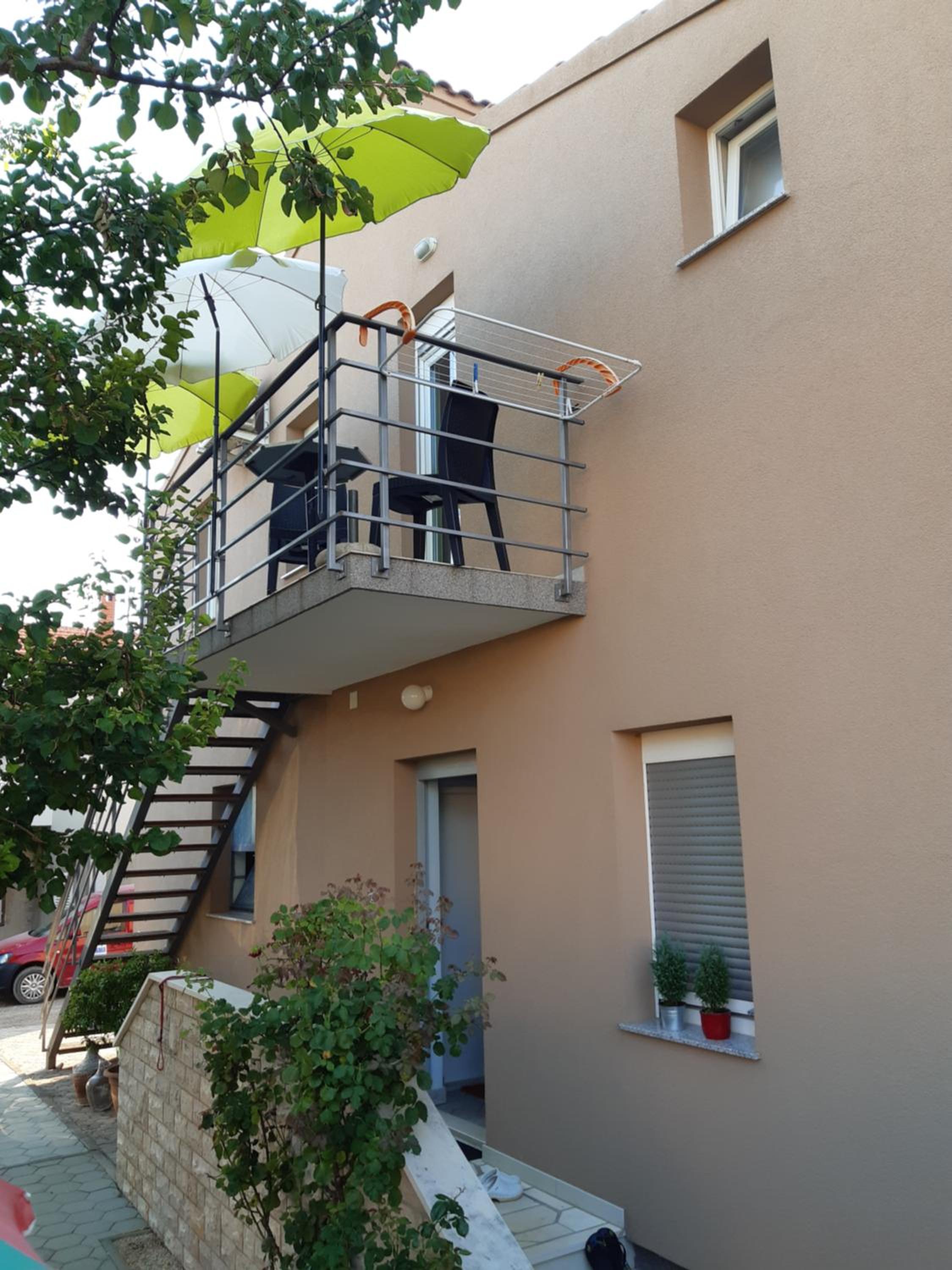 Apartment with Balcony - Photo 9