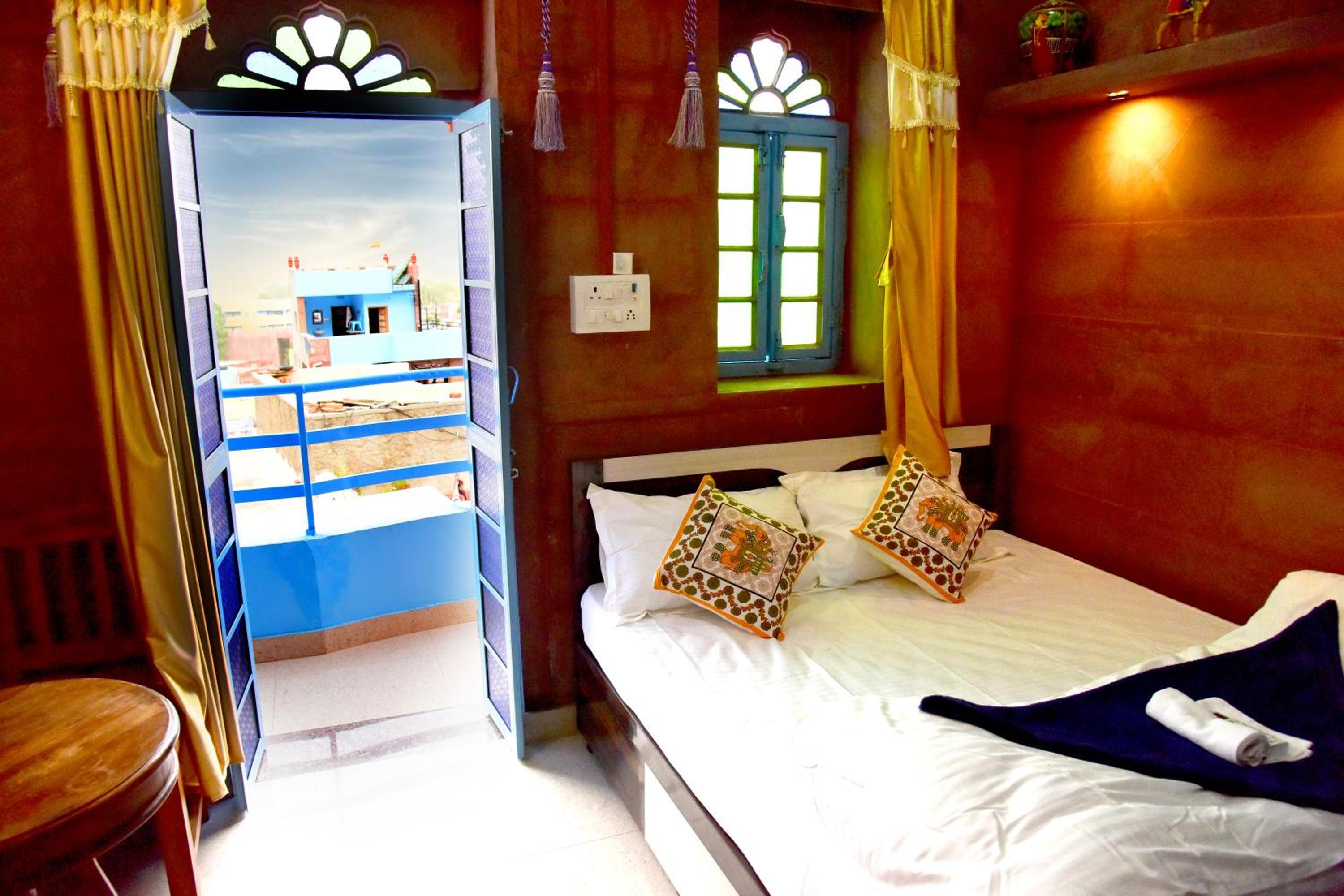 Deluxe Double Room with Balcony photo 1