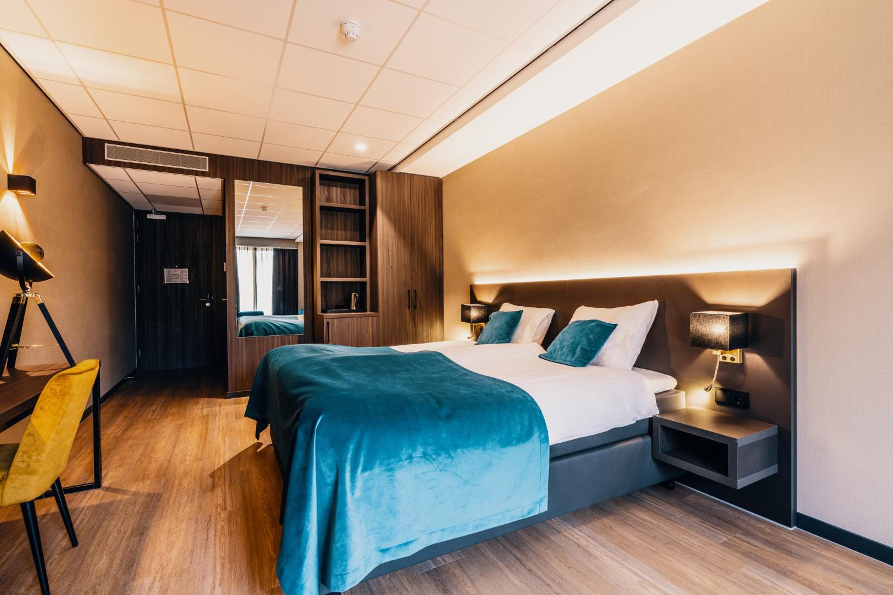 Deluxe Double Room with Shower - Photo 2
