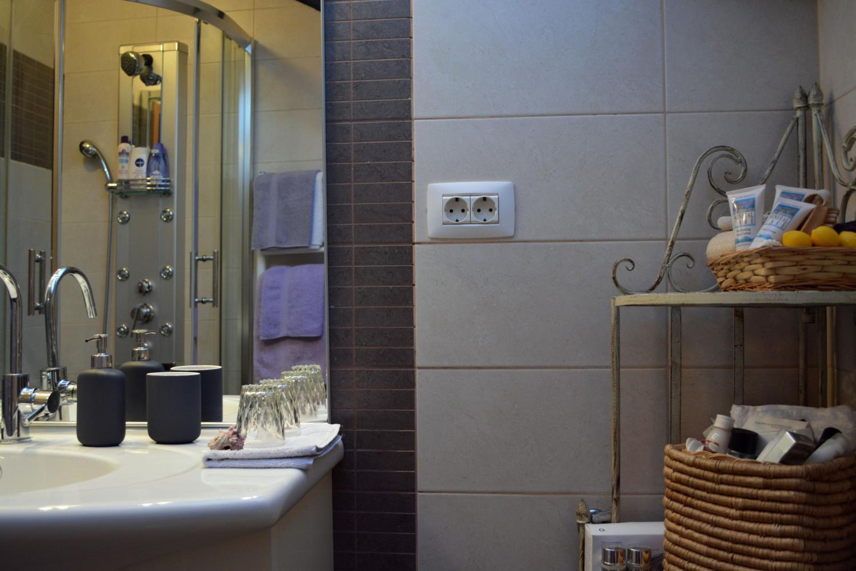 Two-Bedroom Apartment - Photo 9