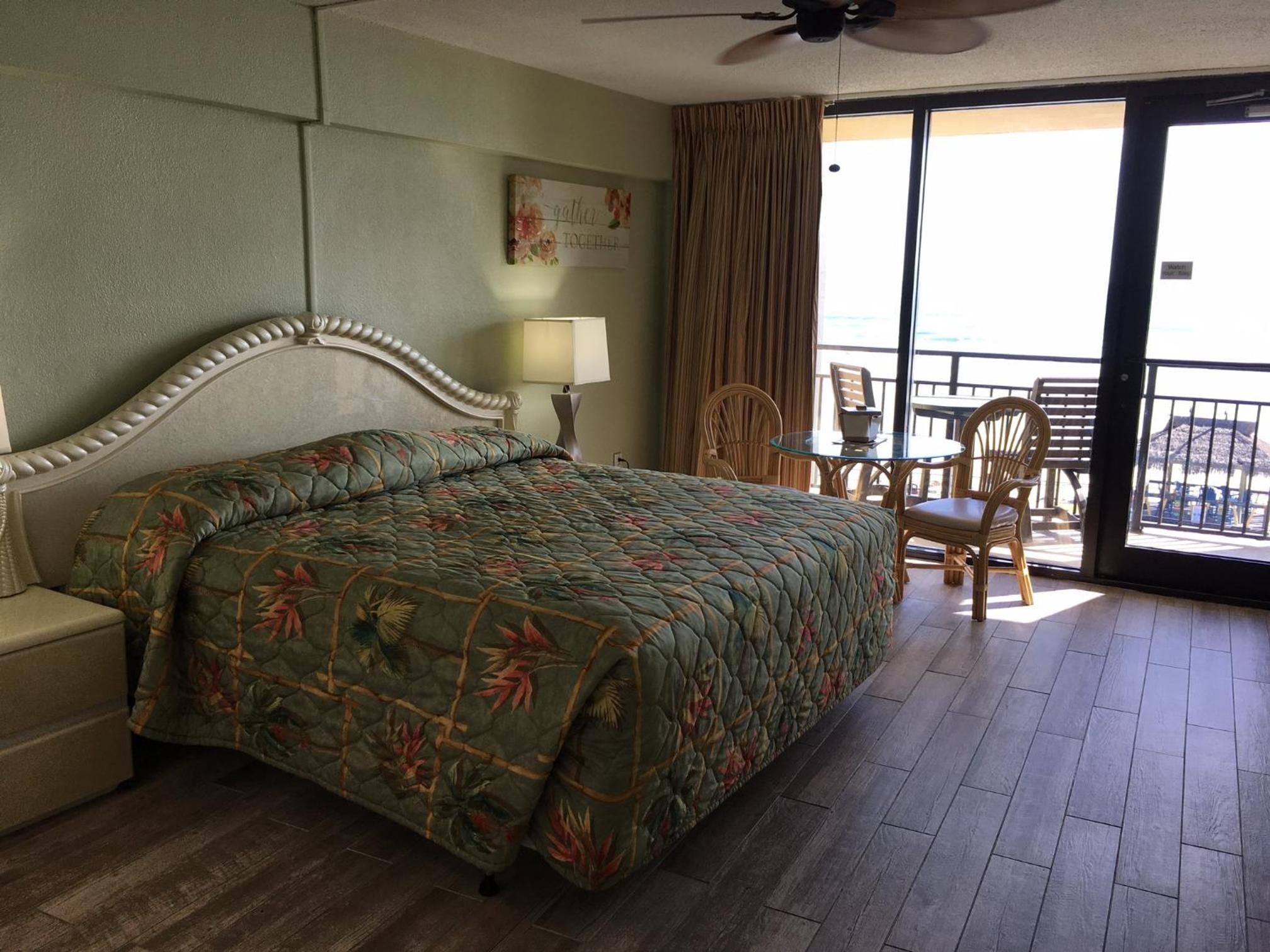 King Studio with Kitchen -Oceanfront - Photo 1