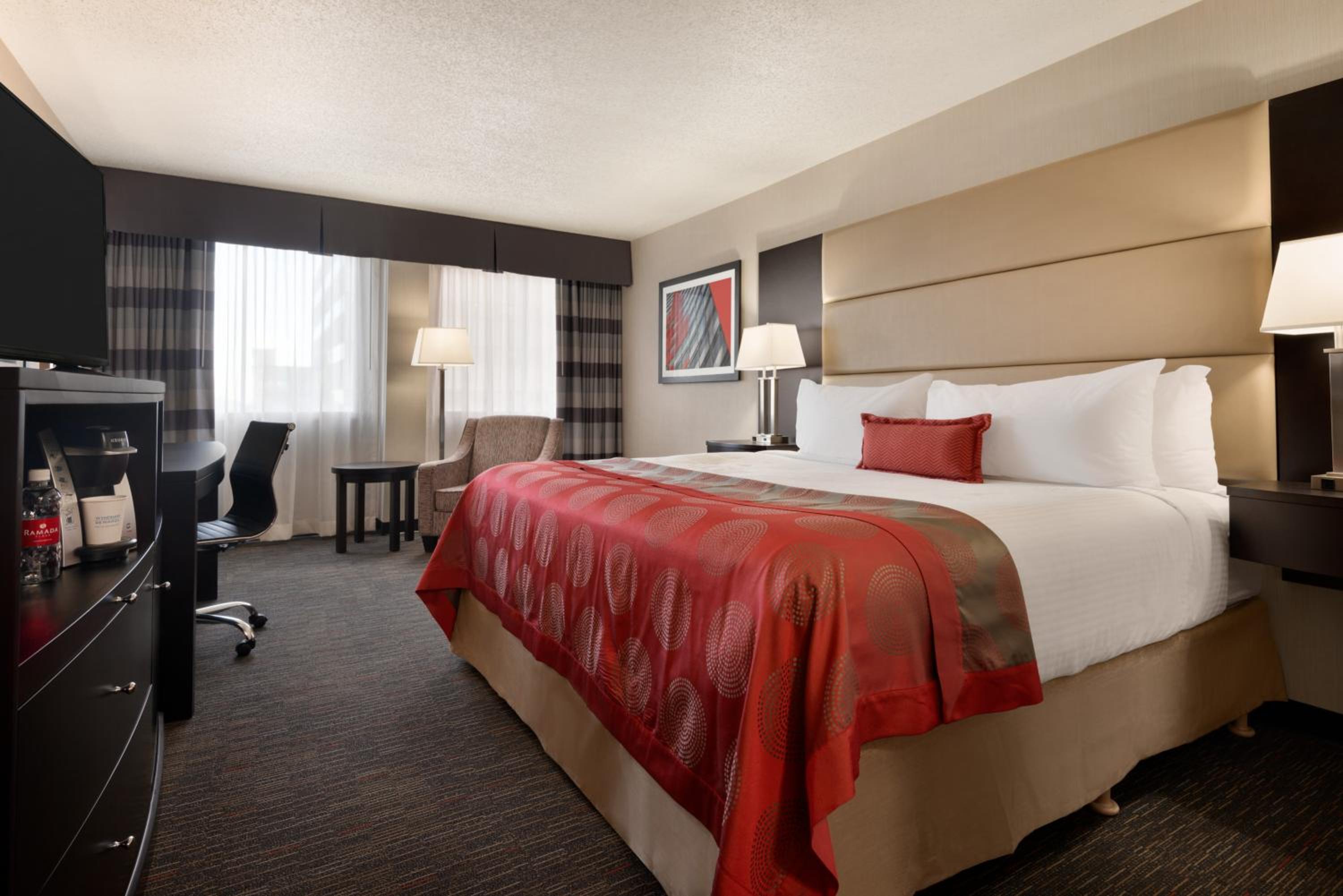 Executive Business King Room - Photo 1