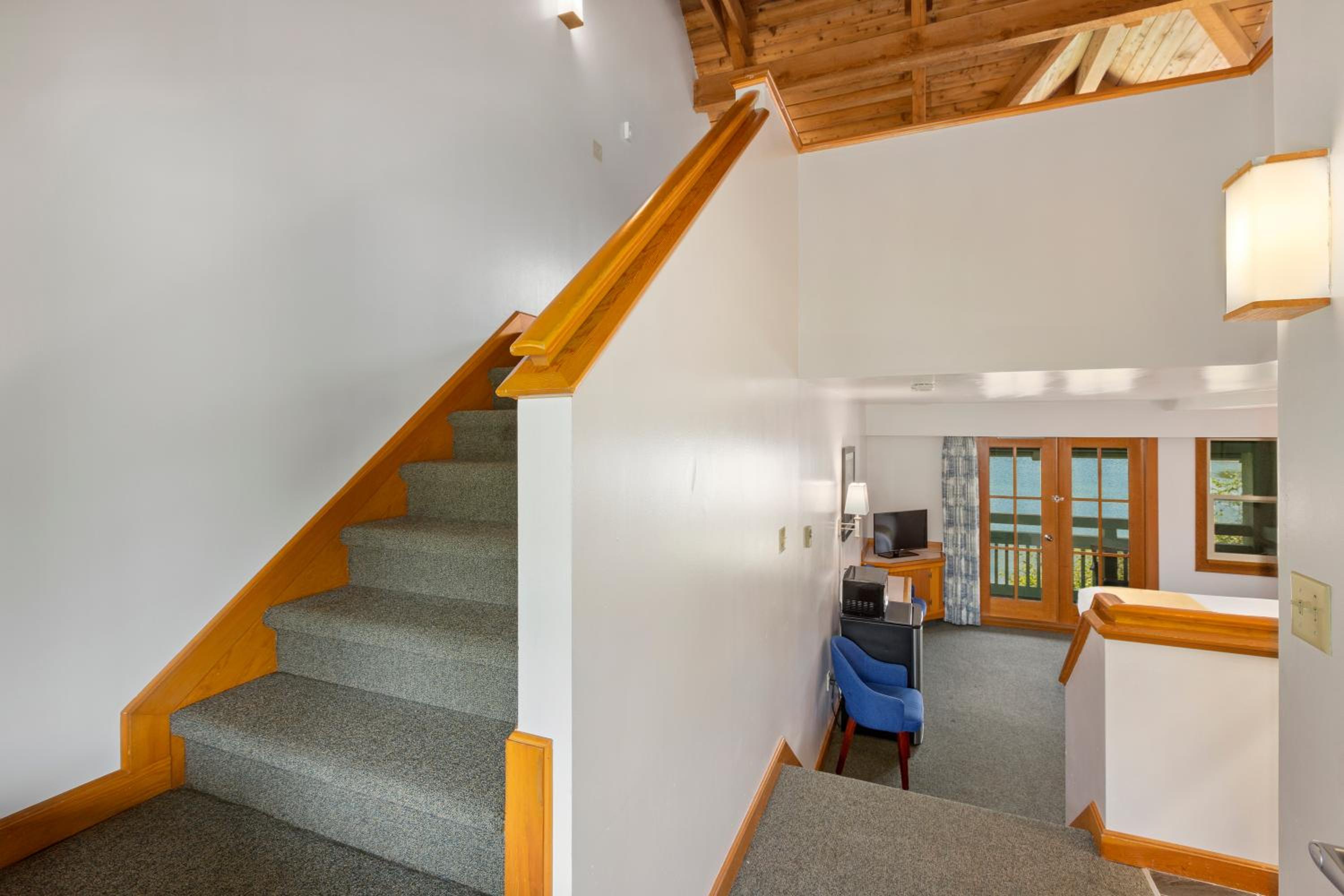Executive Loft - Photo 9