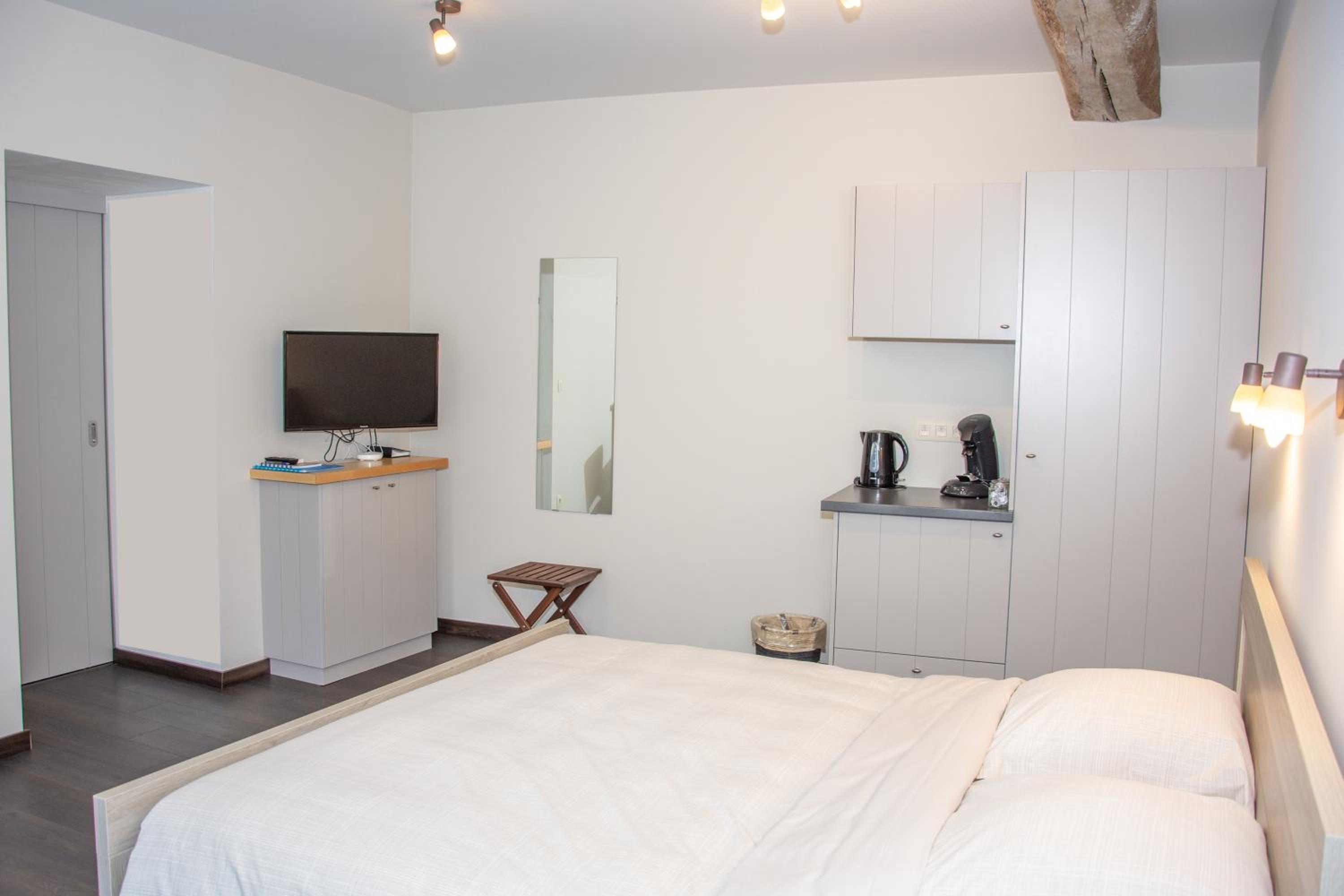 Large Double Room photo 2
