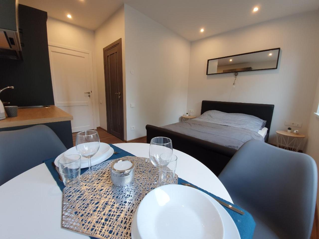 Studio Apartment - Photo 8