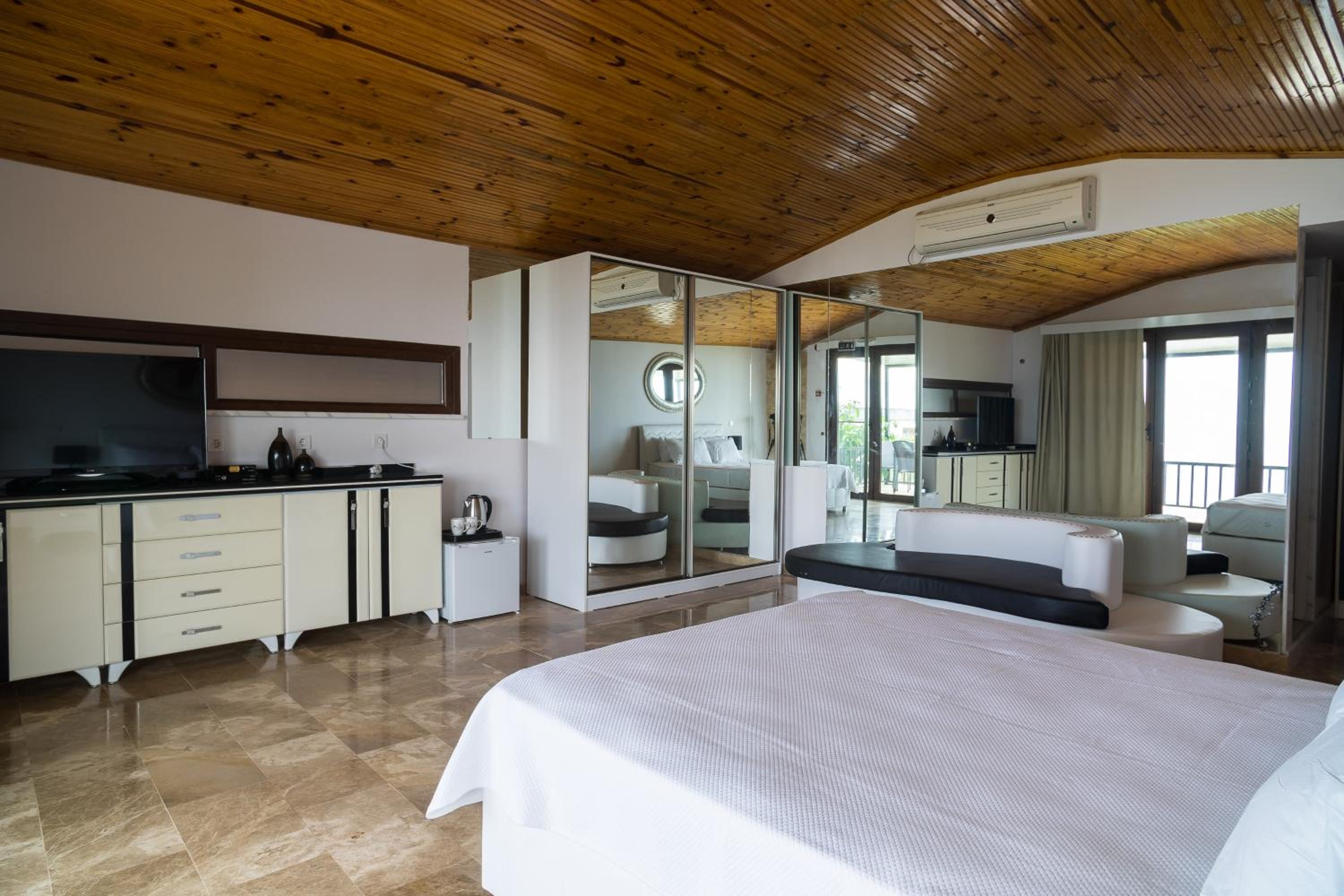 Suite photo 1