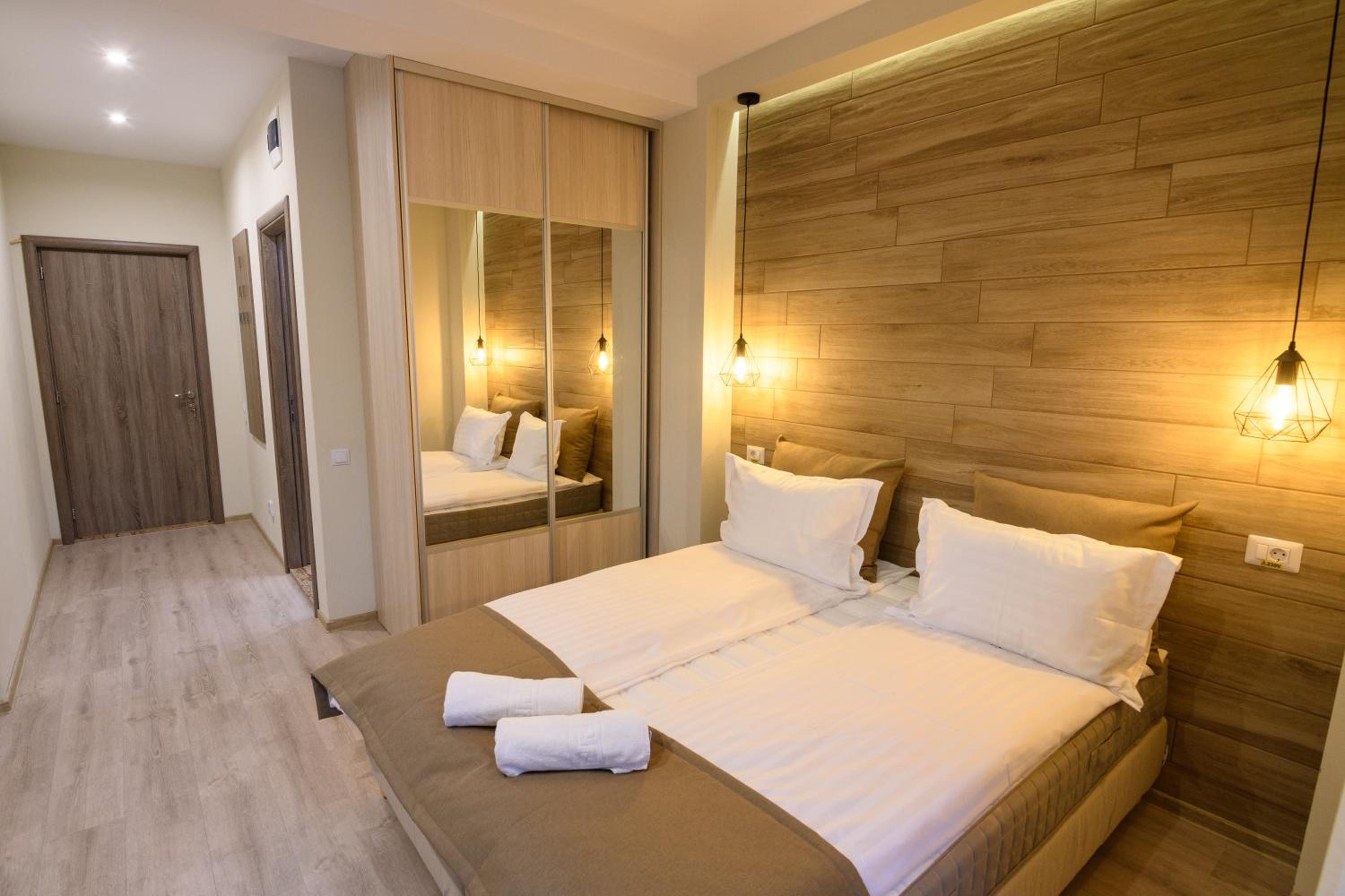 Queen Room with Balcony photo 2
