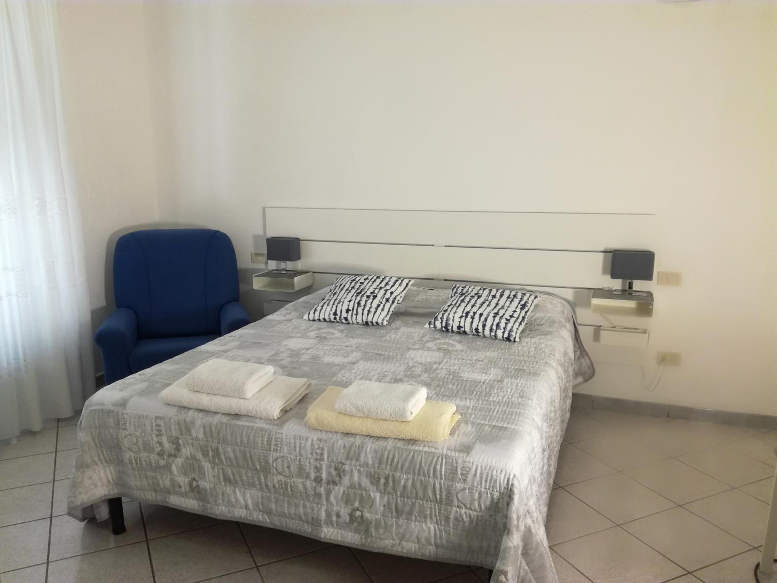 Double Room with Private Bathroom photo 3