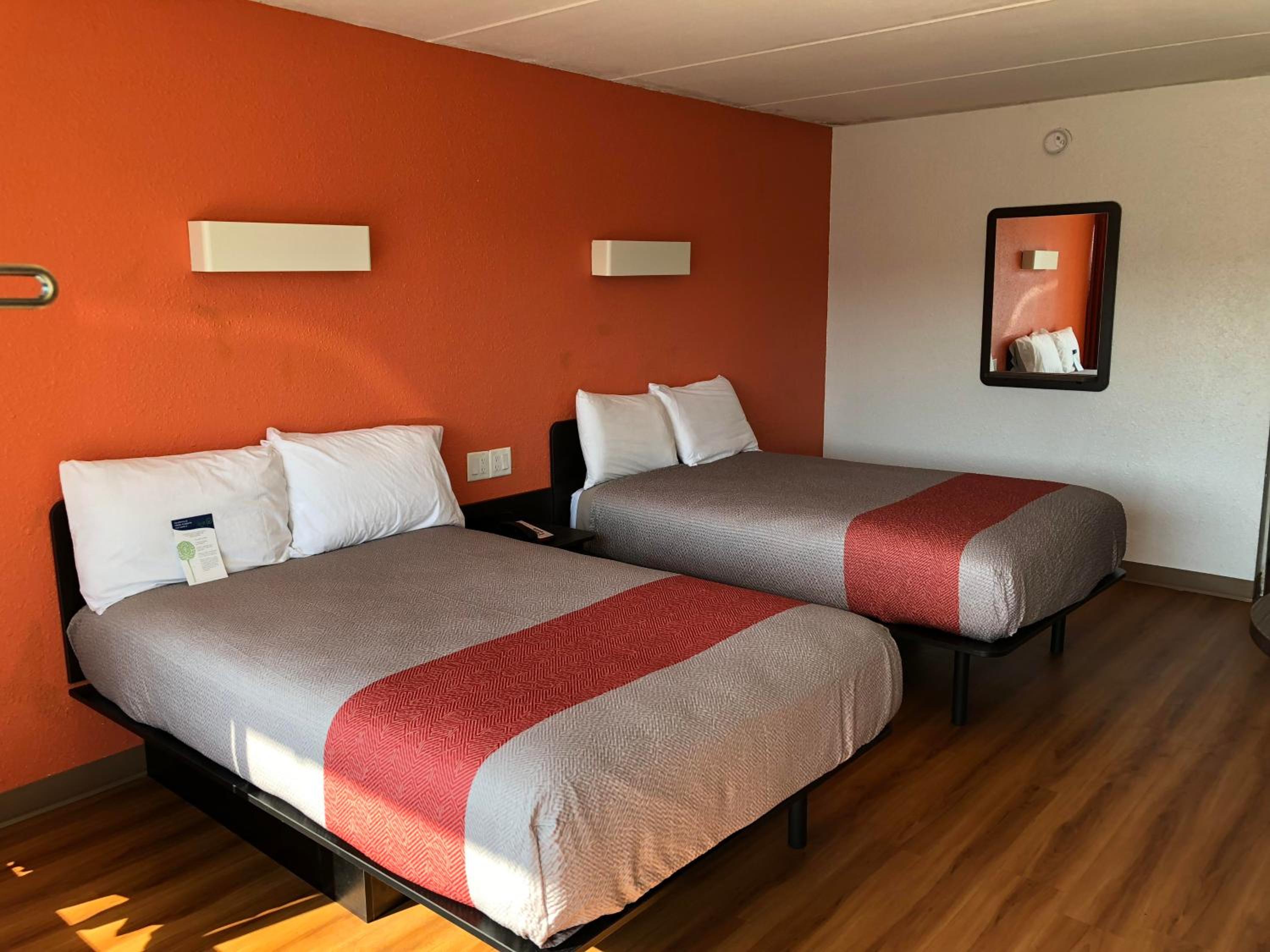 Quadruple Room - Non-Smoking - Photo 1
