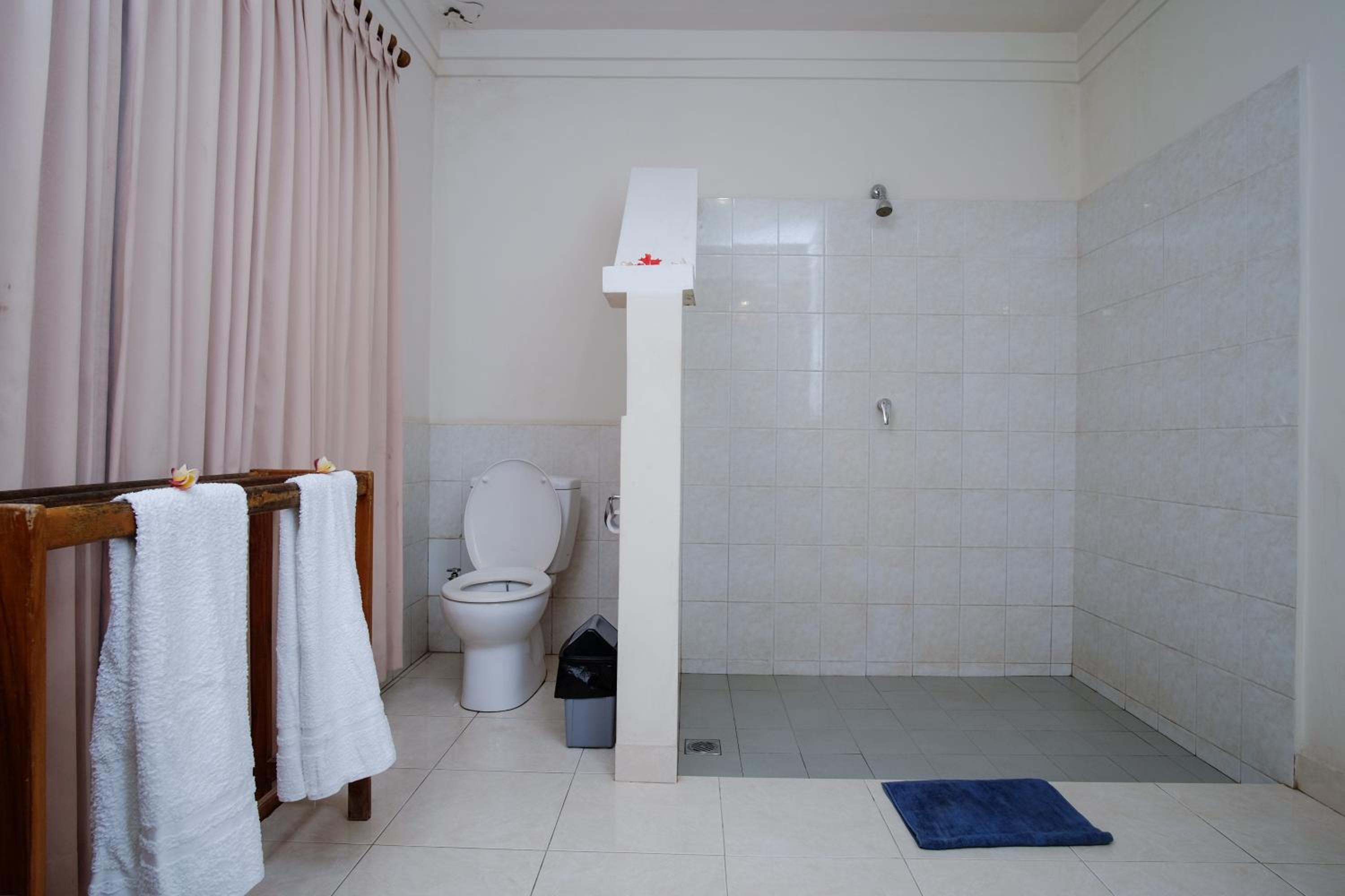 Deluxe Room with Garden View - Photo 13