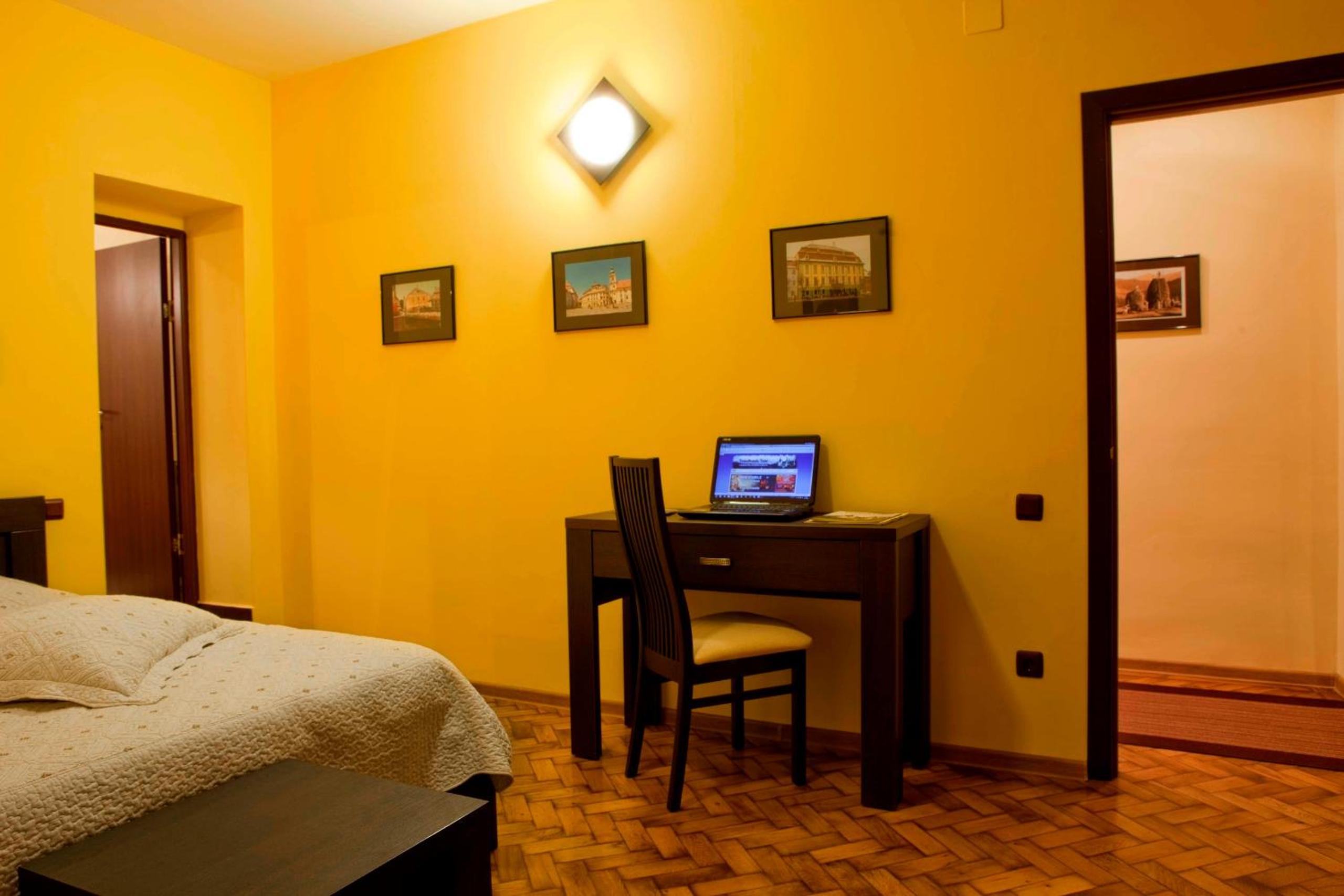 Double or Twin Room - Photo 16