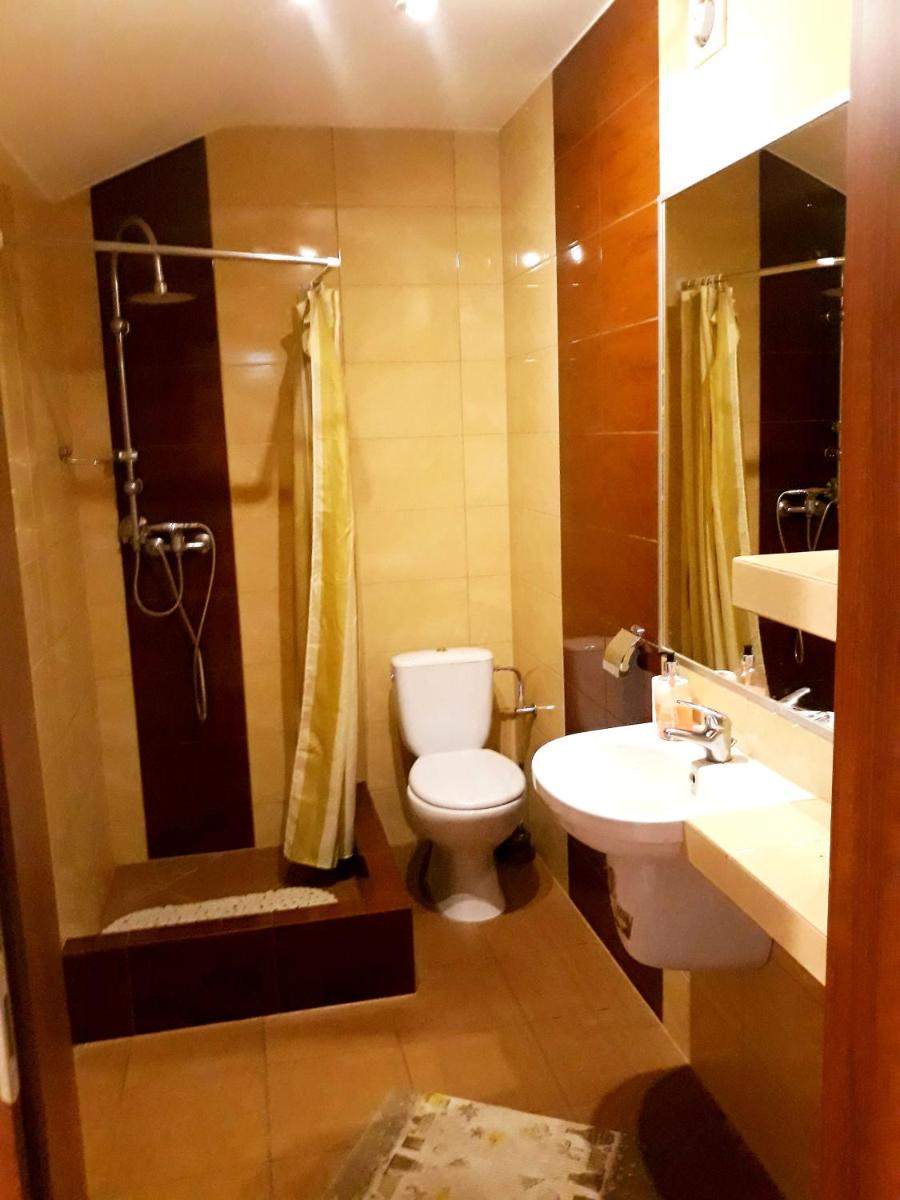 Triple Room with Private Bathroom - Photo 1