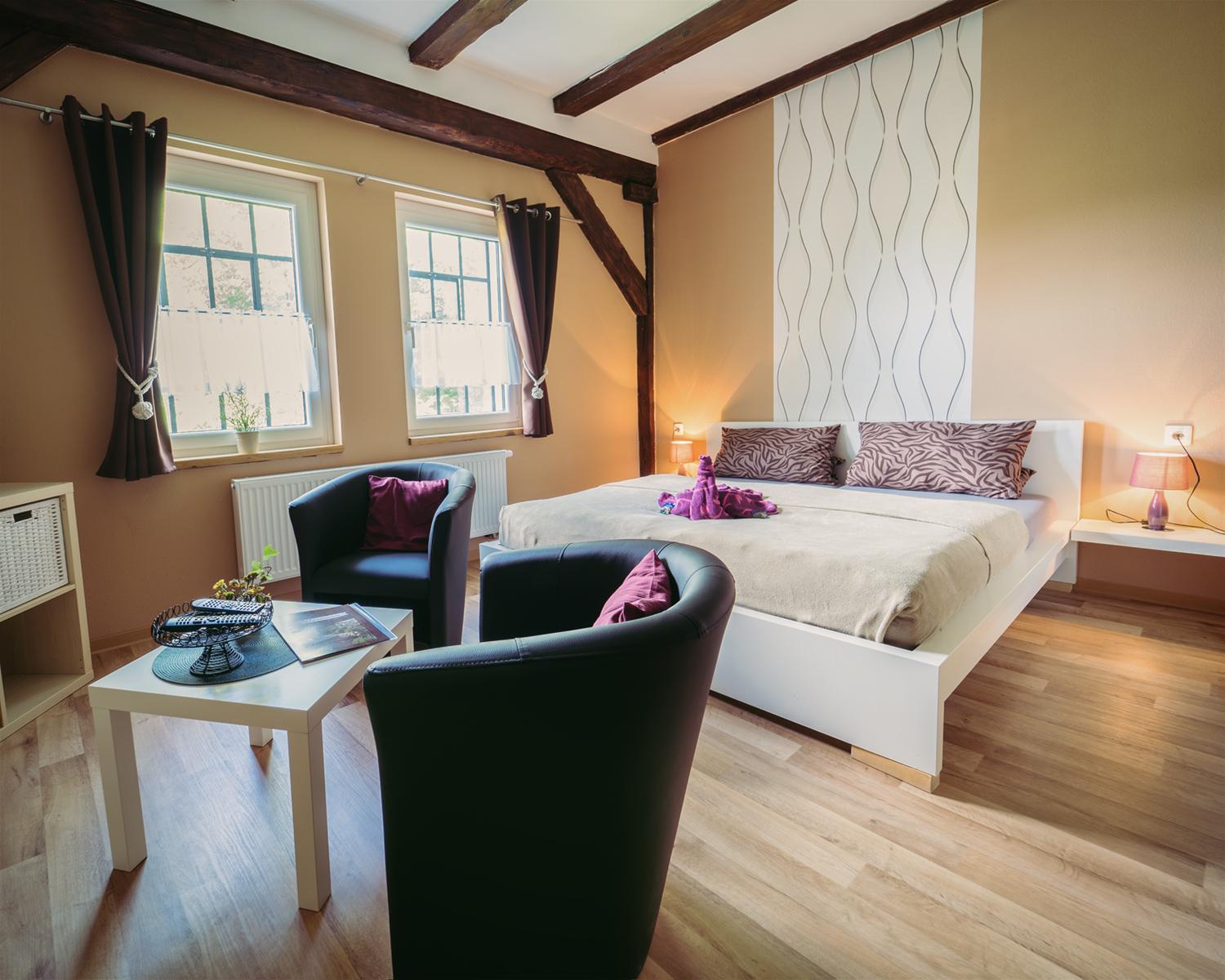 Studio Apartment - Photo 1