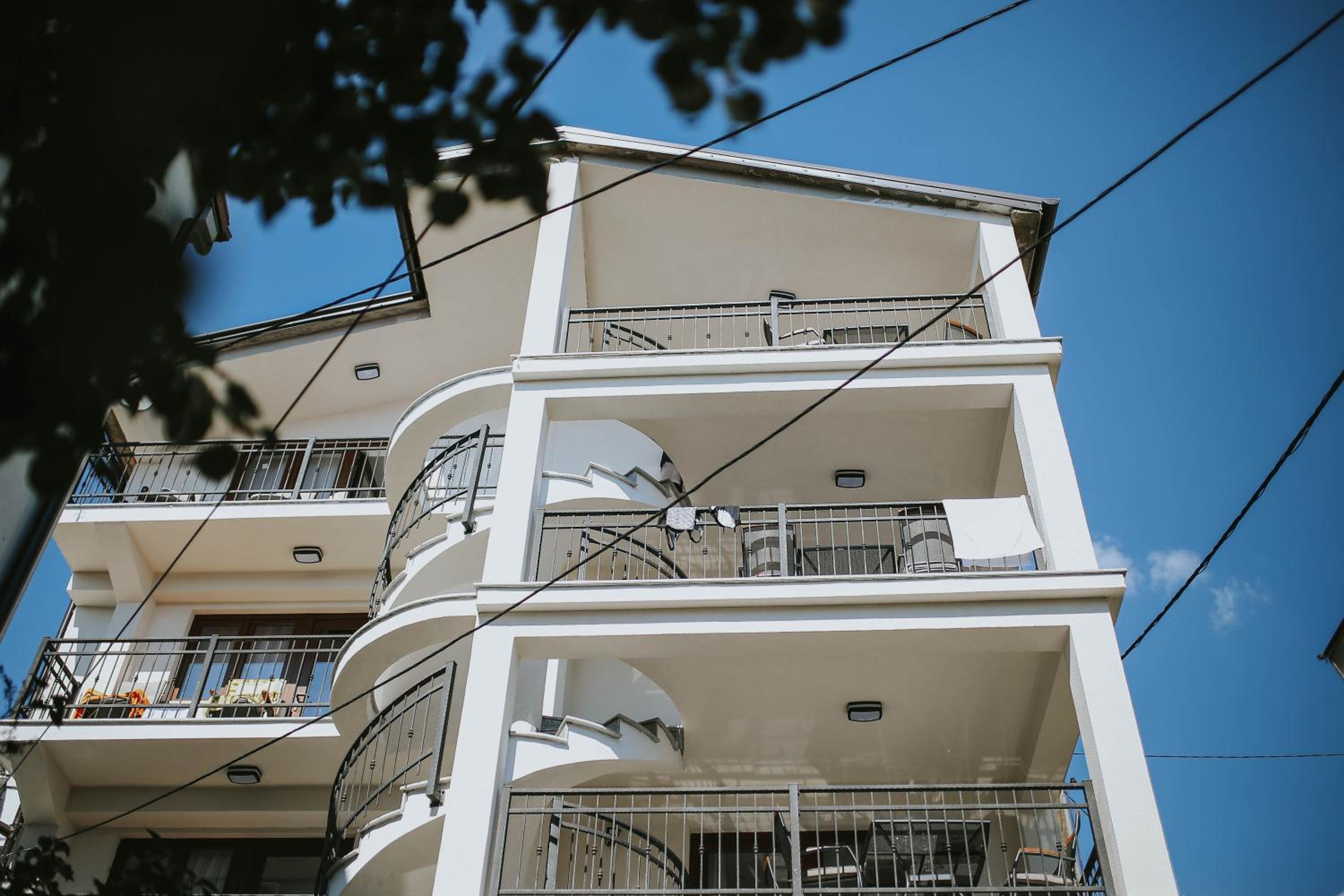 Studio Apartment - Photo 43