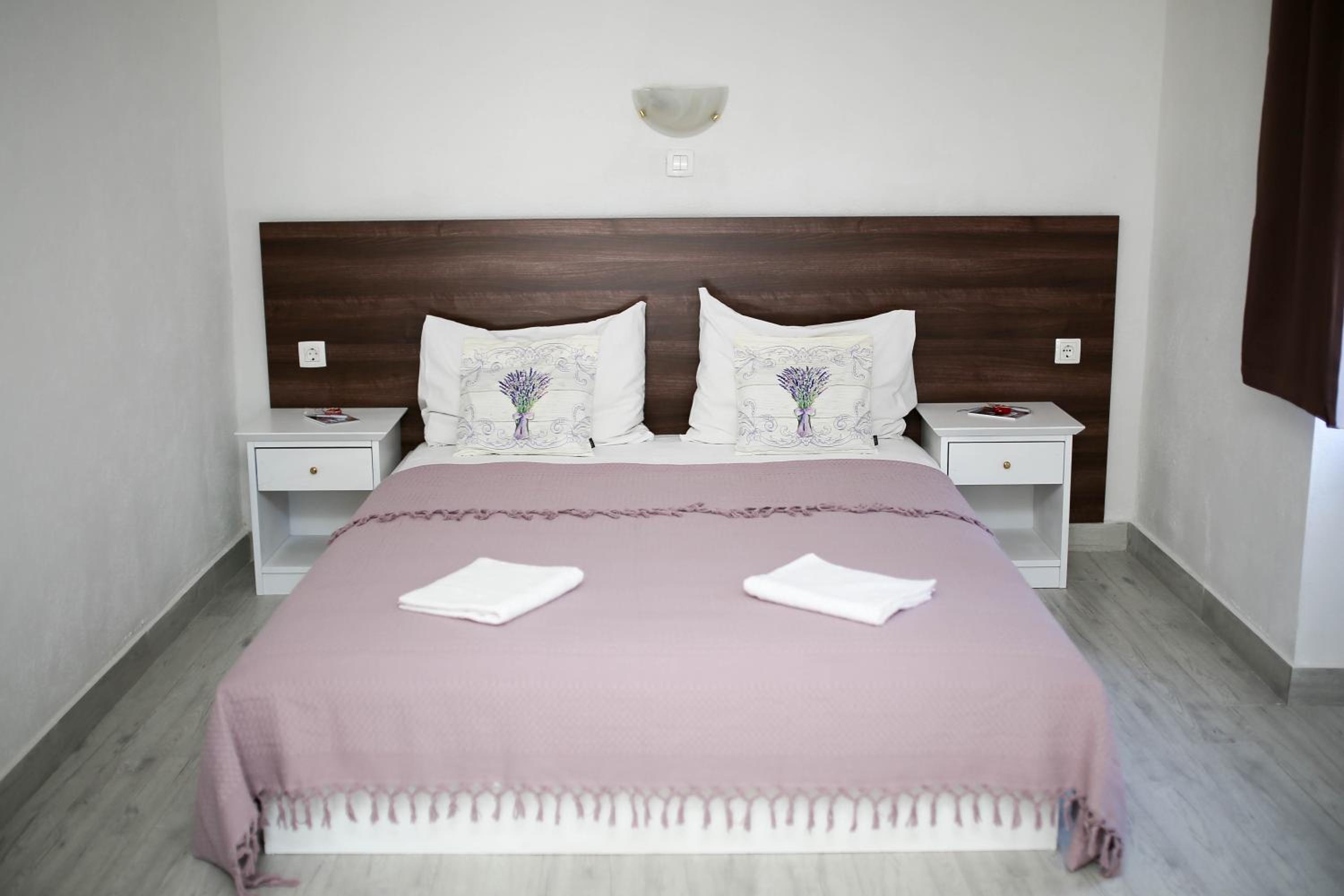 Studio Apartment - Photo 44