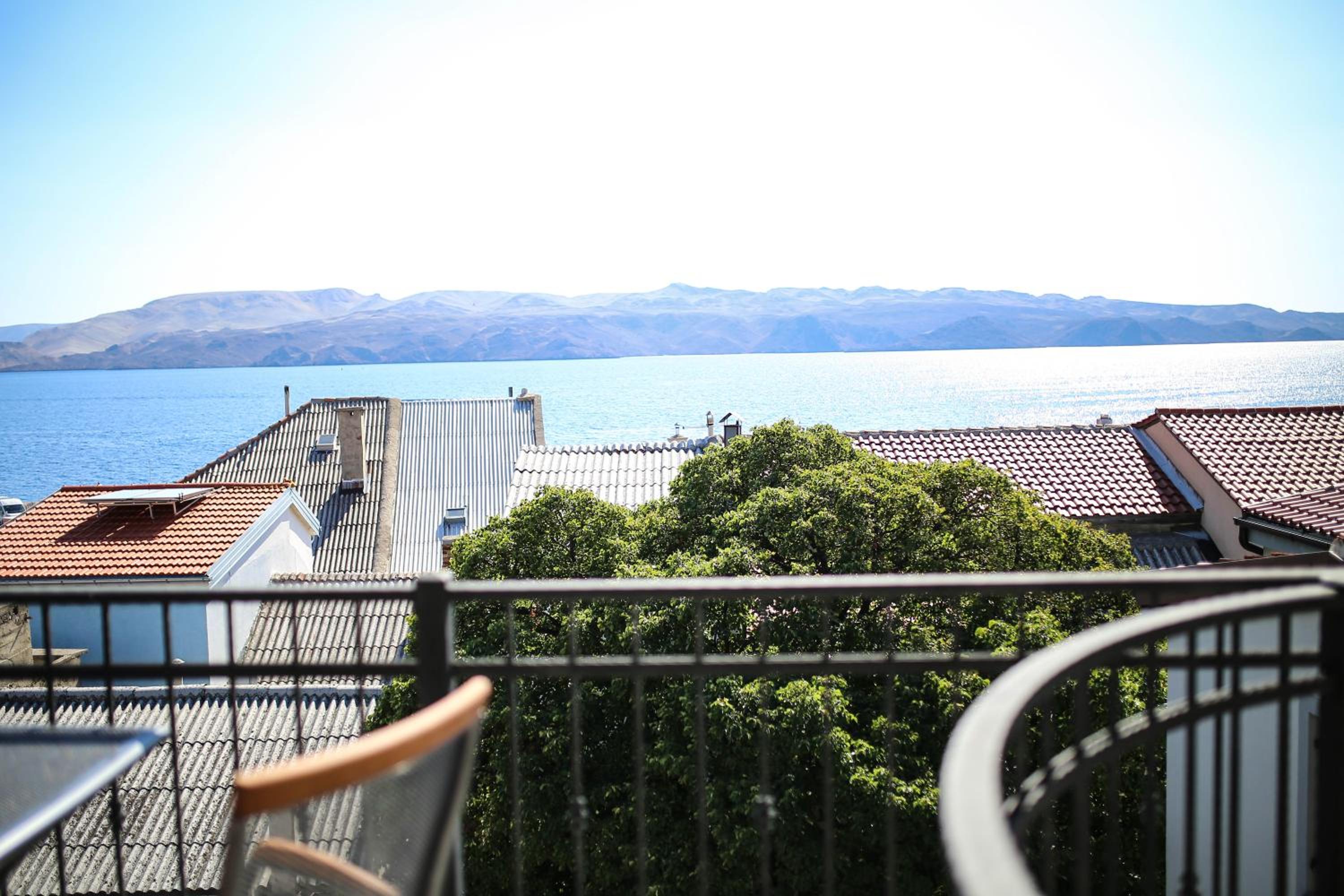 Apartment with Sea View - Photo 4