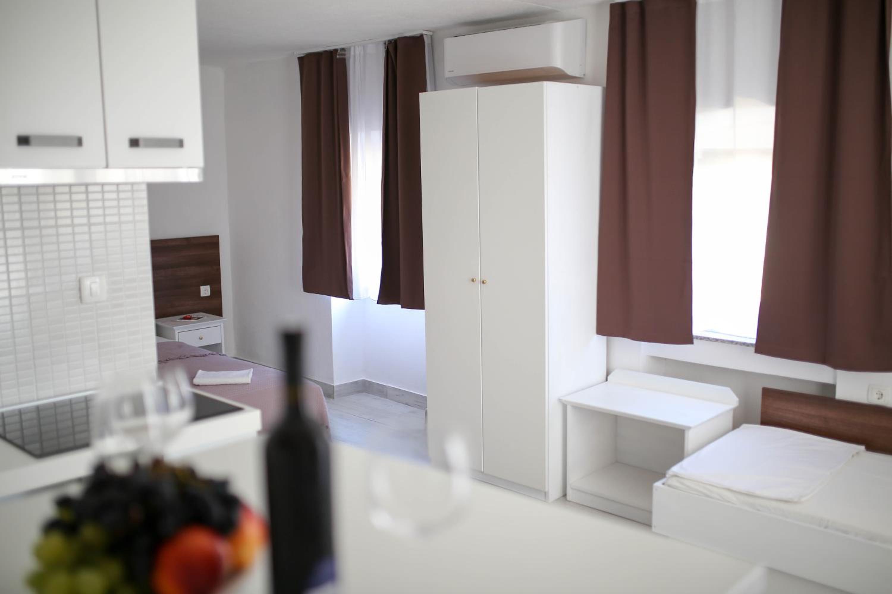 Studio Apartment - Photo 63