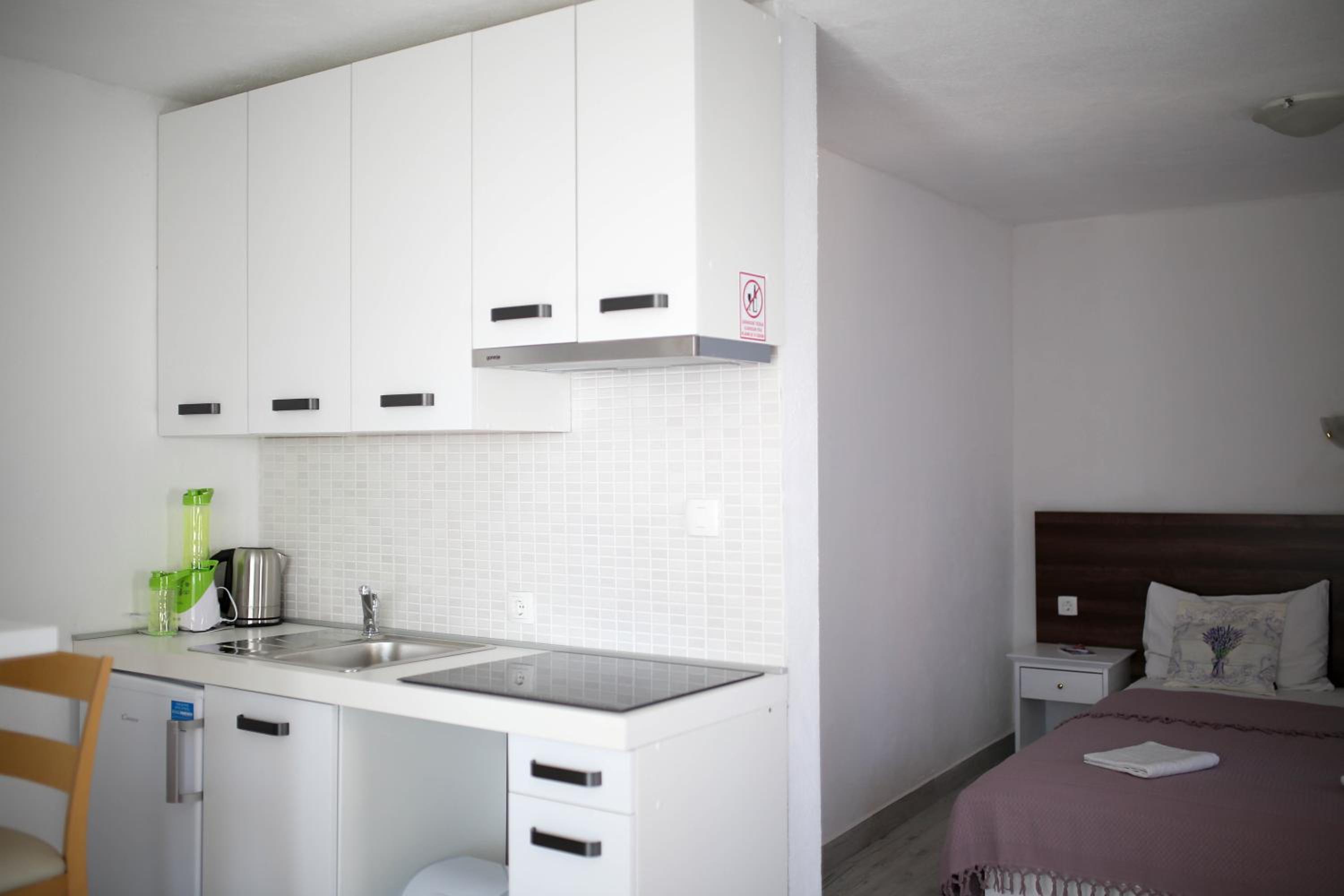 Studio Apartment - Photo 65