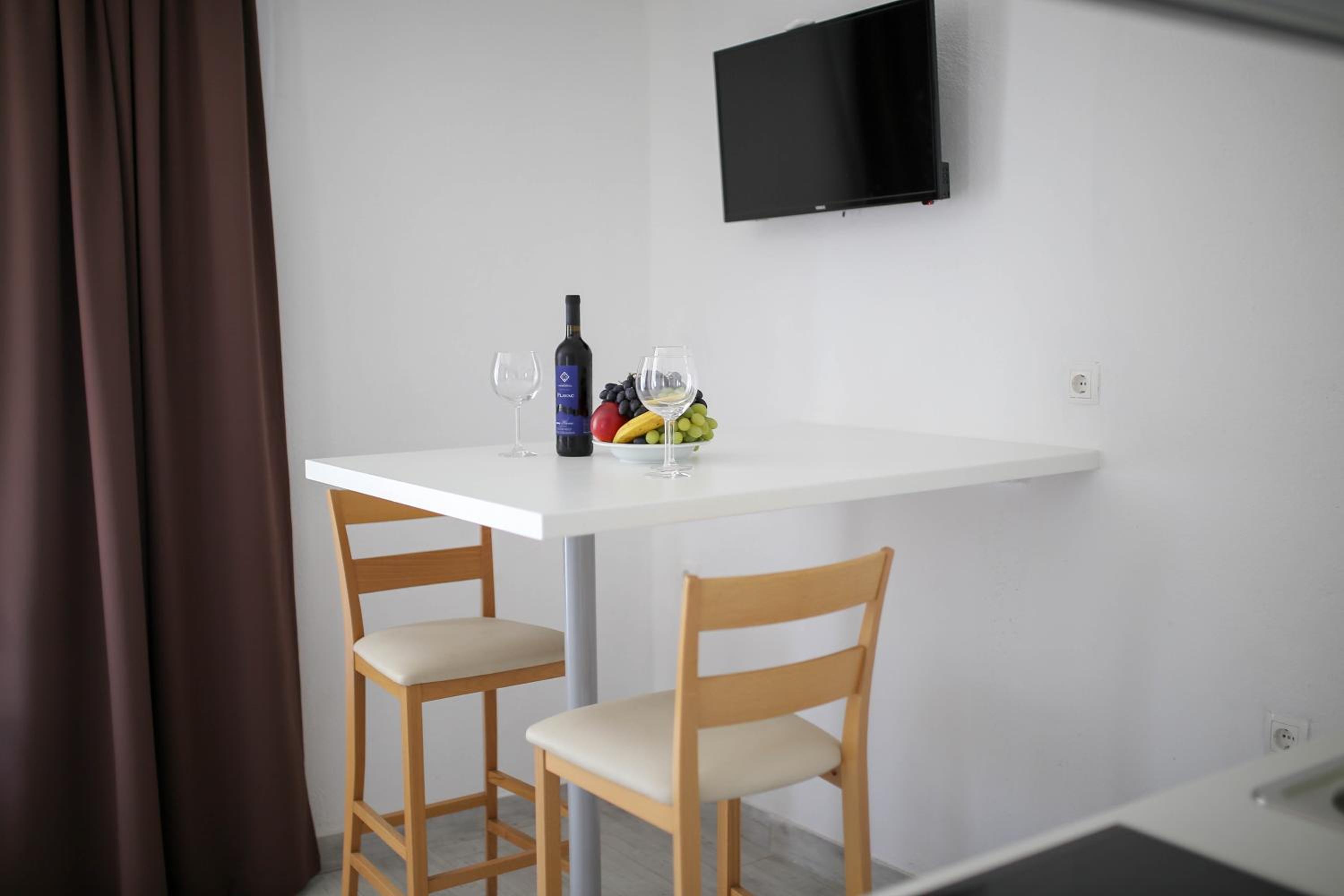 Studio Apartment - Photo 68